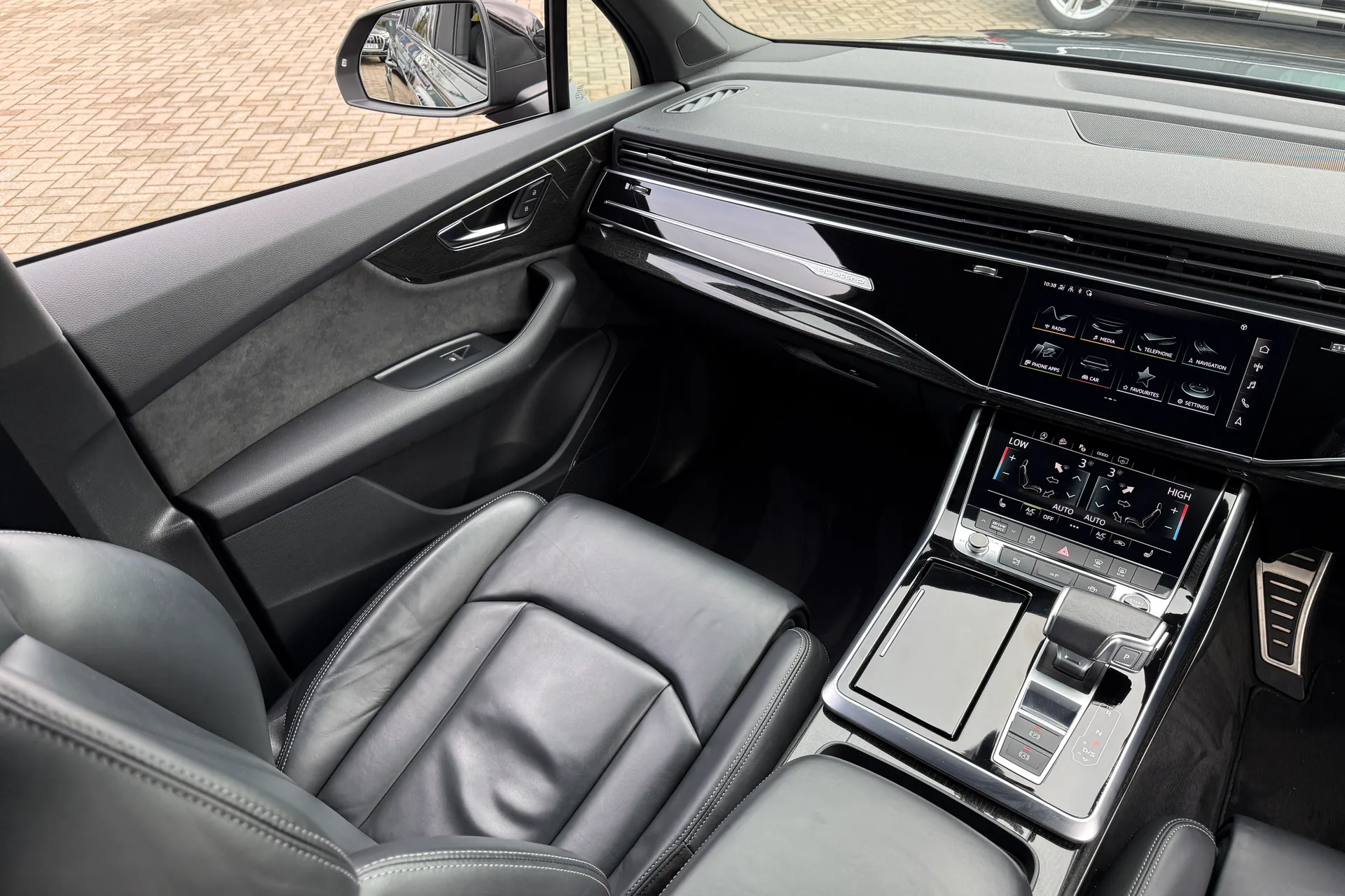 Audi Q7 thumbnail image number 43