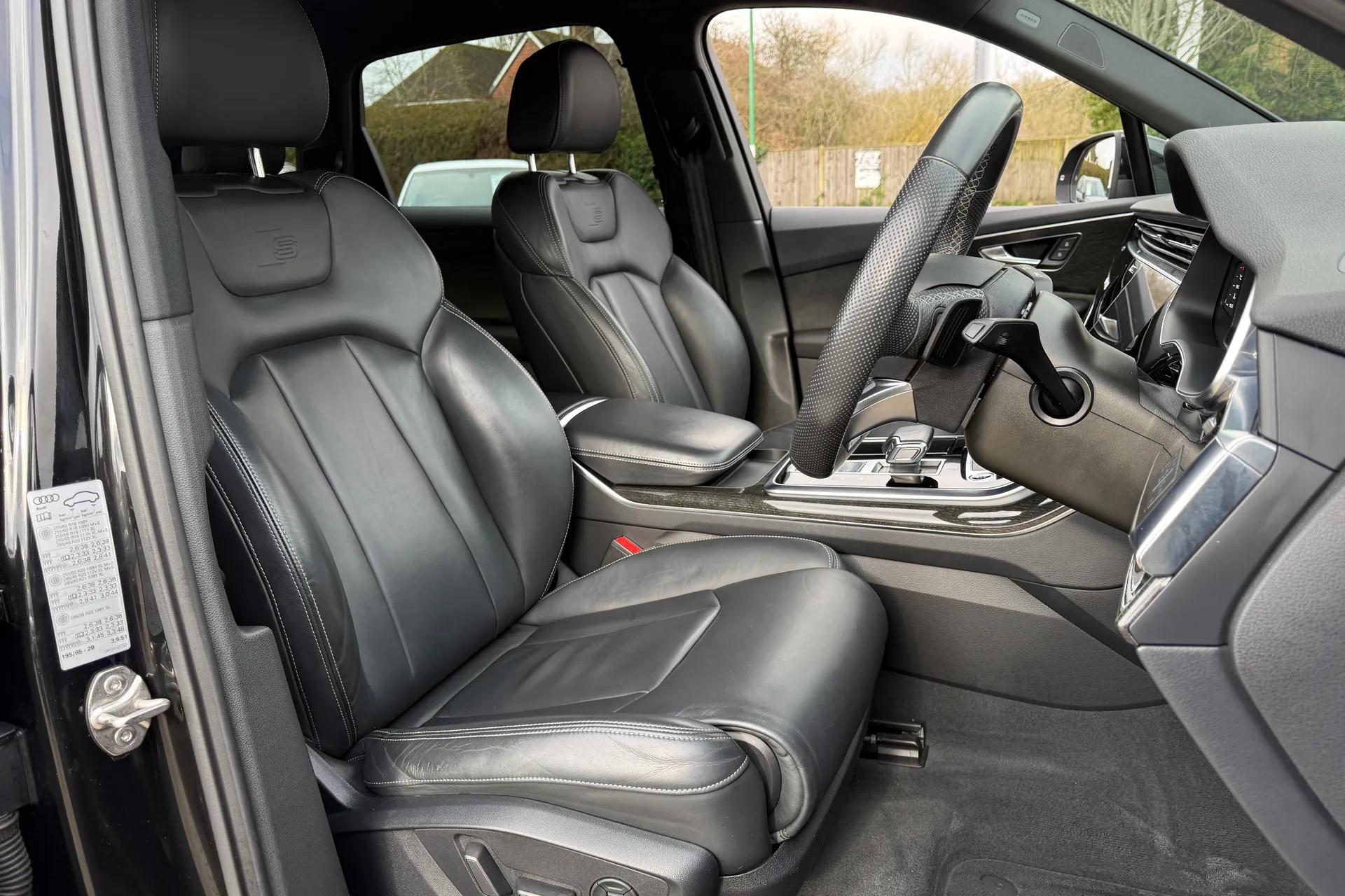 Audi Q7 thumbnail image number 30