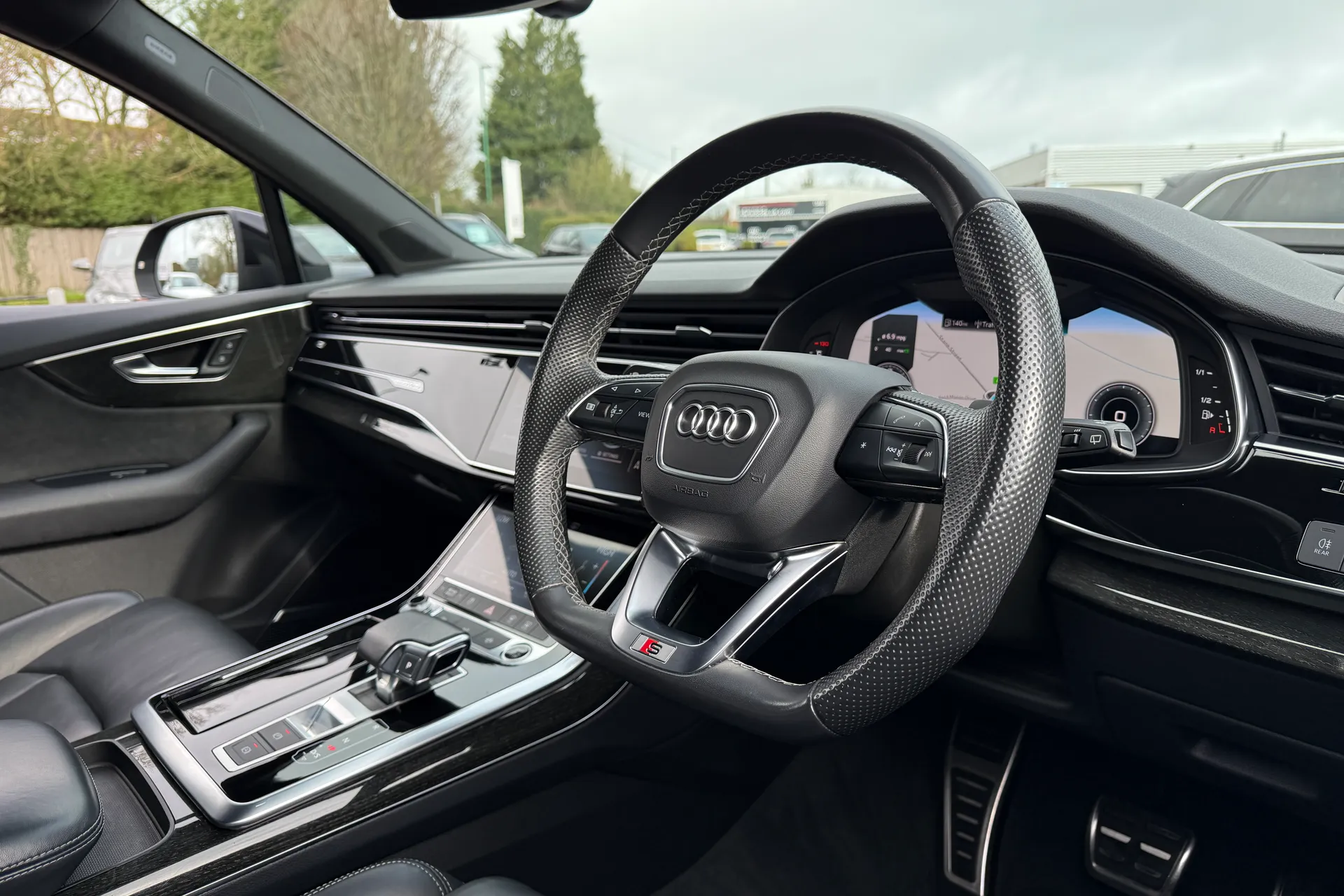 Audi Q7 thumbnail image number 28