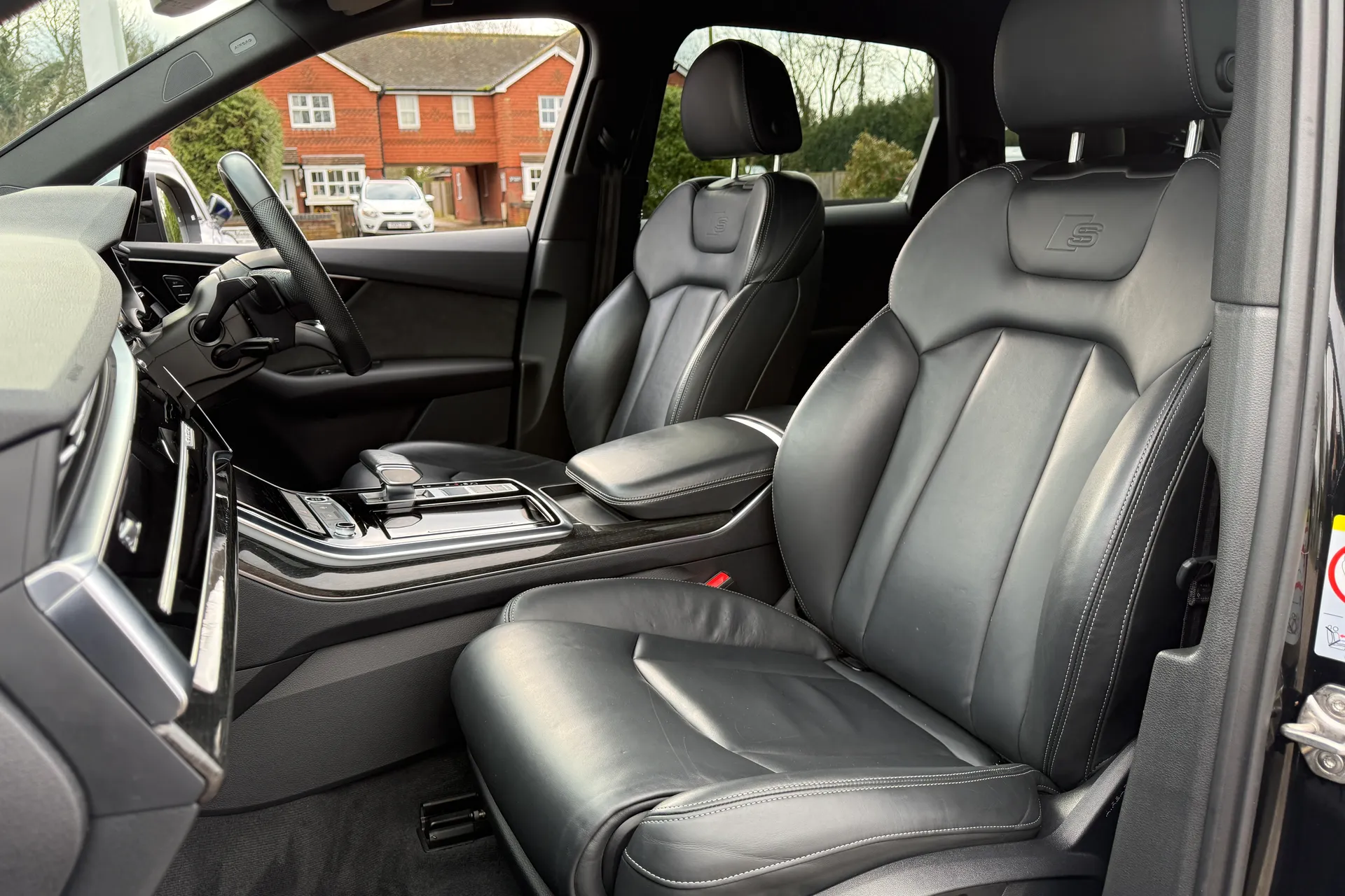Audi Q7 thumbnail image number 30
