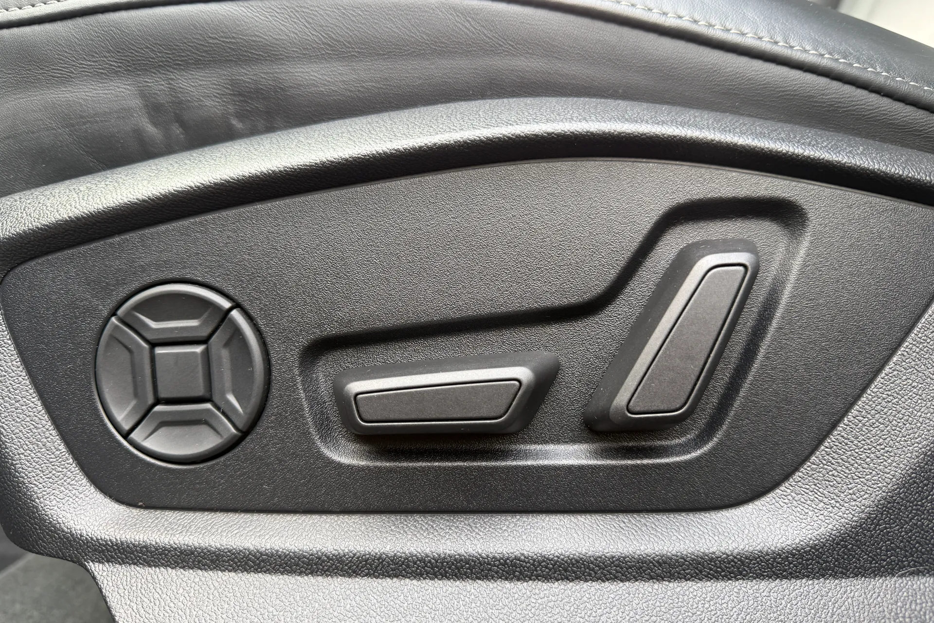 Audi Q7 thumbnail image number 33