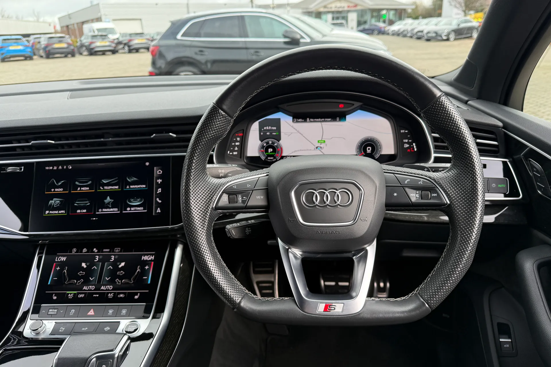 Audi Q7 thumbnail image number 8