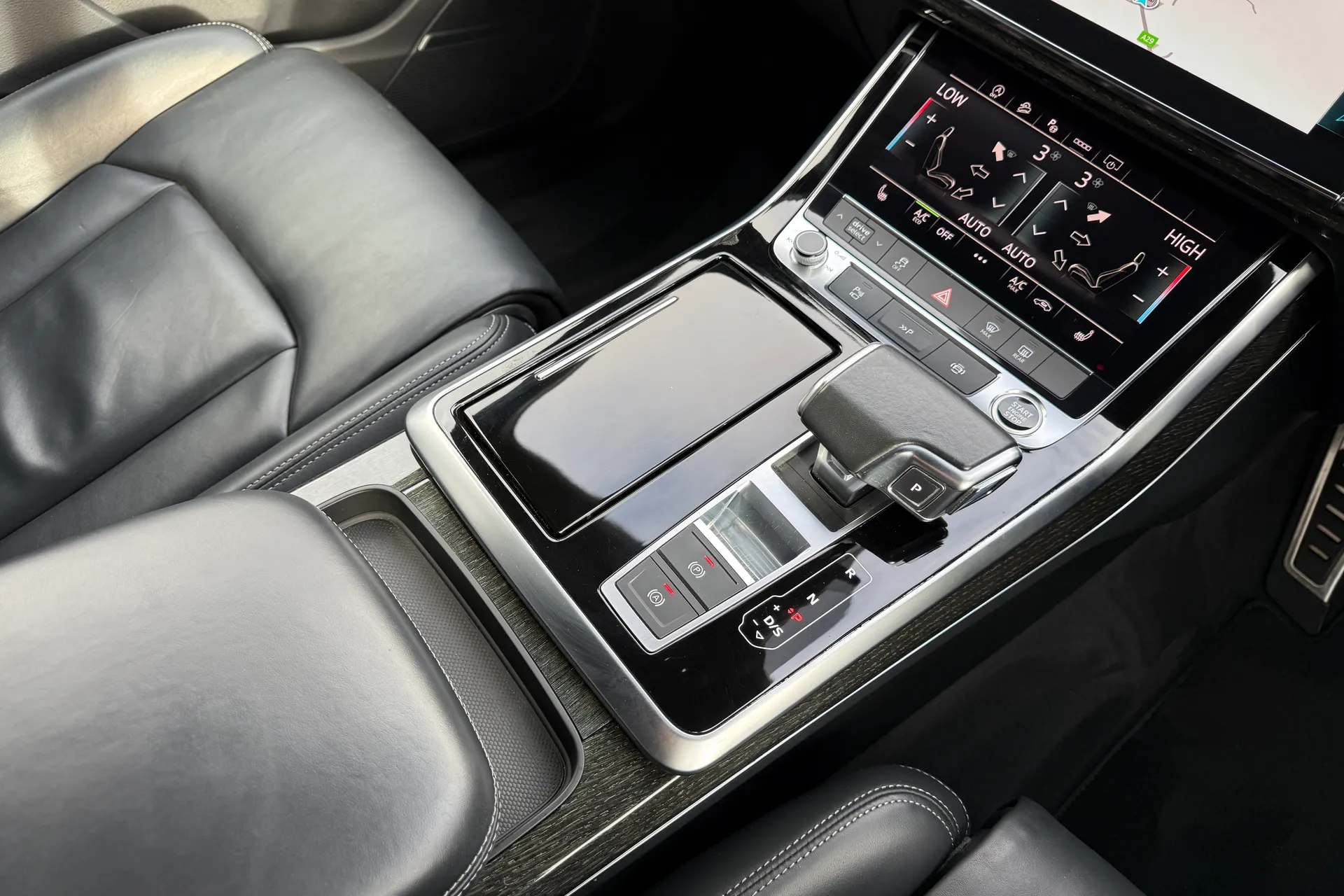 Audi Q7 thumbnail image number 9