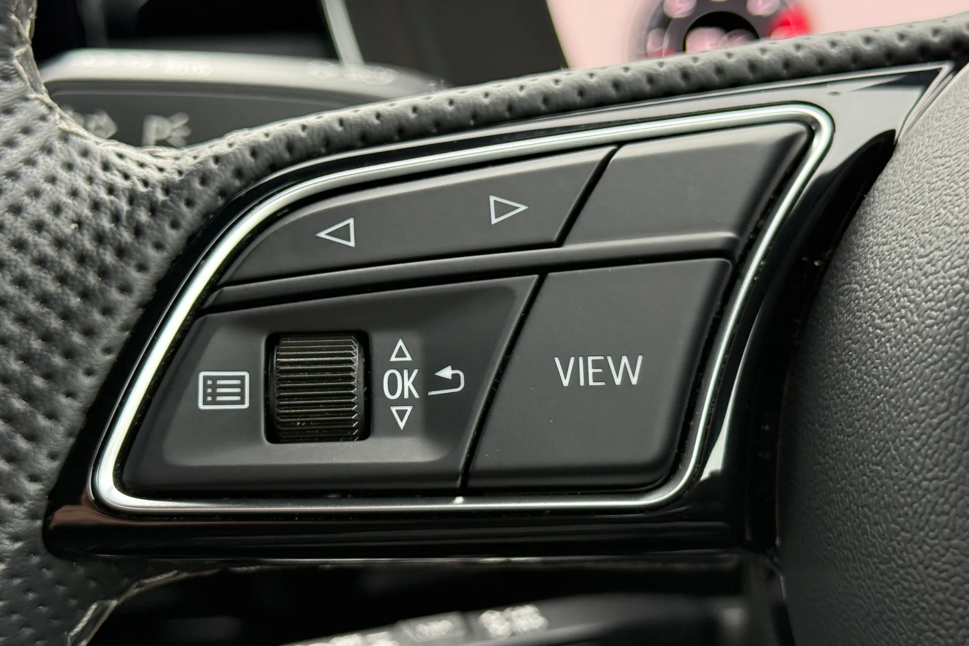 Audi A4 thumbnail image number 21