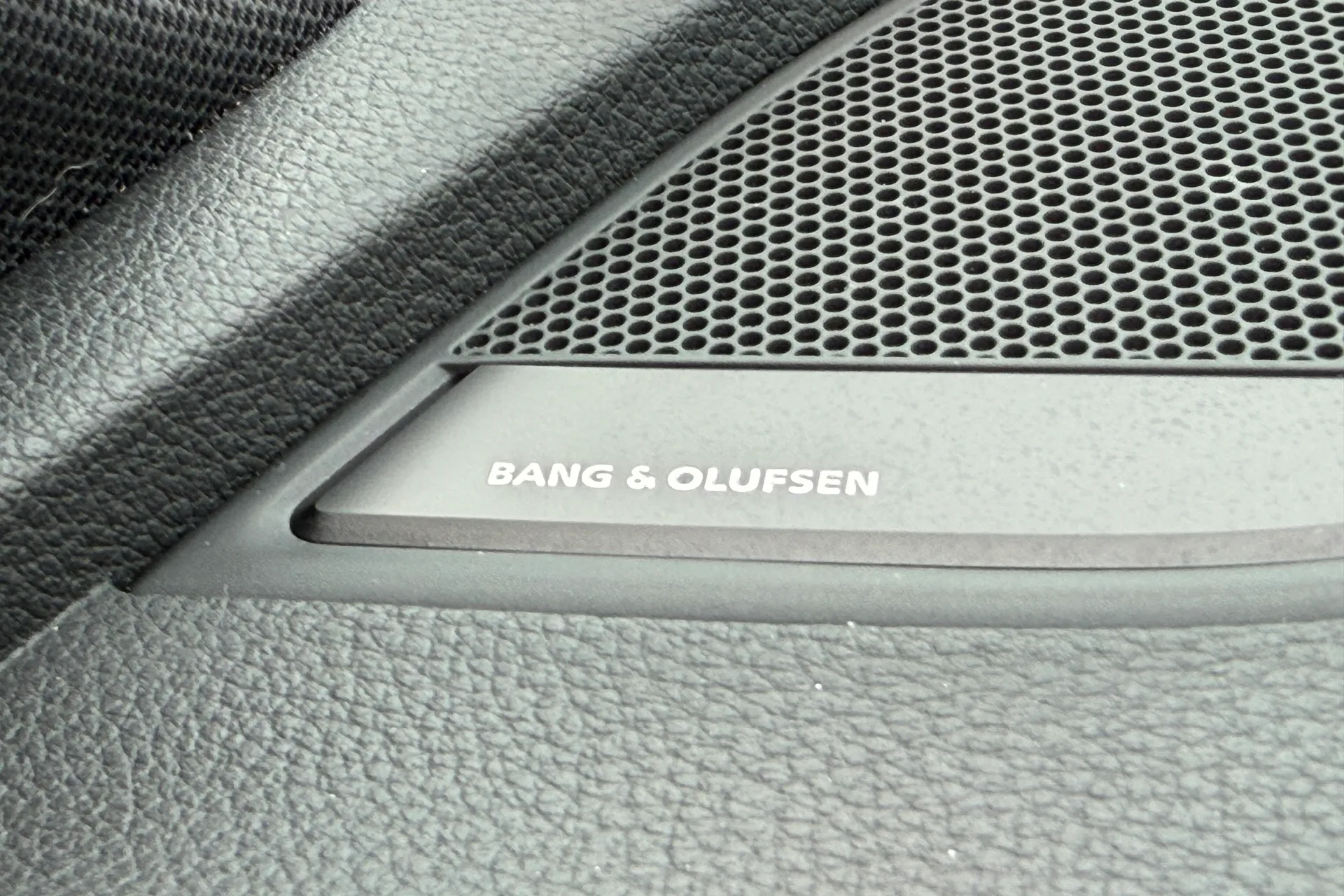 Audi A4 thumbnail image number 16