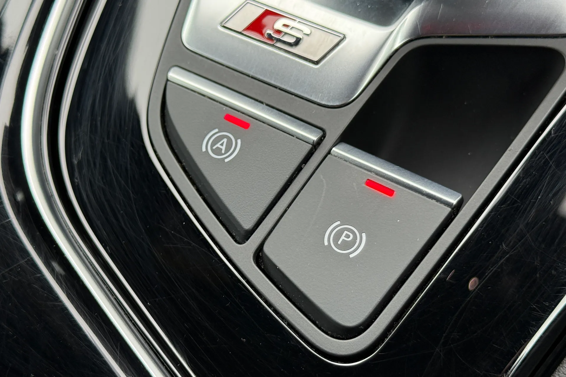 Audi A4 thumbnail image number 41