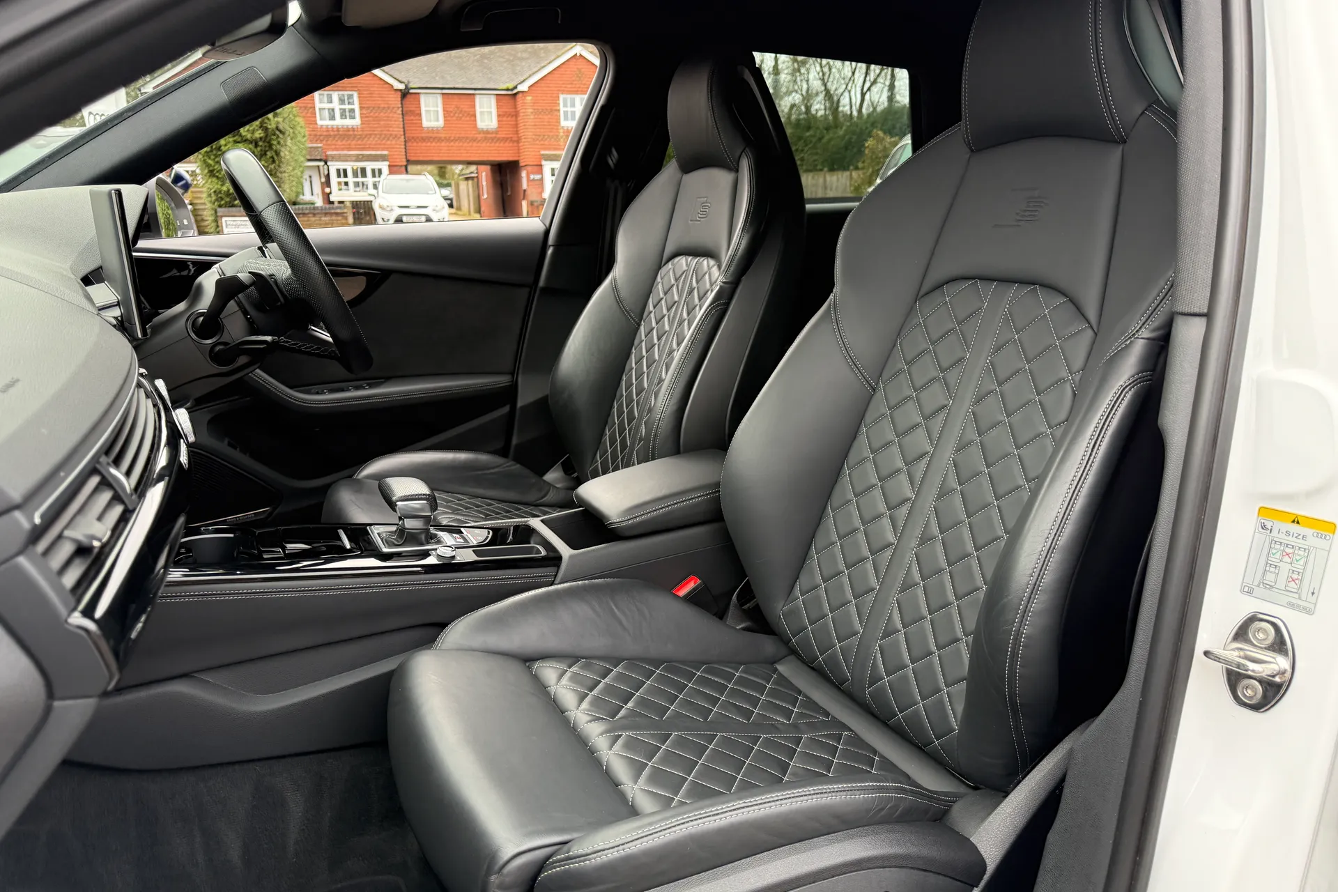 Audi A4 thumbnail image number 30