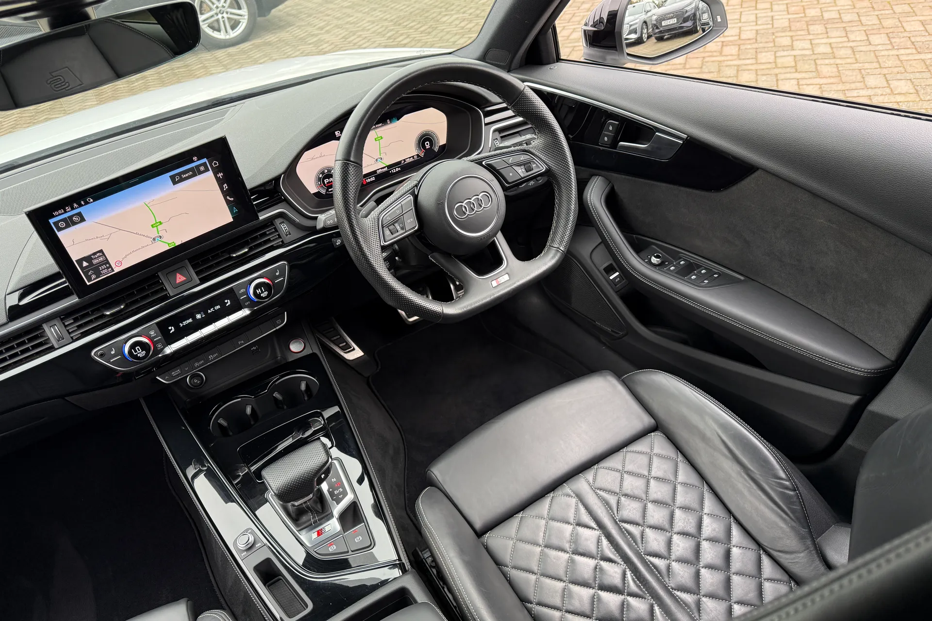 Audi A4 thumbnail image number 42