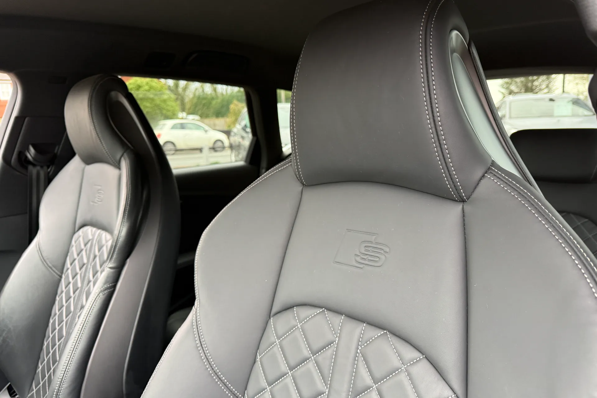 Audi A4 thumbnail image number 31