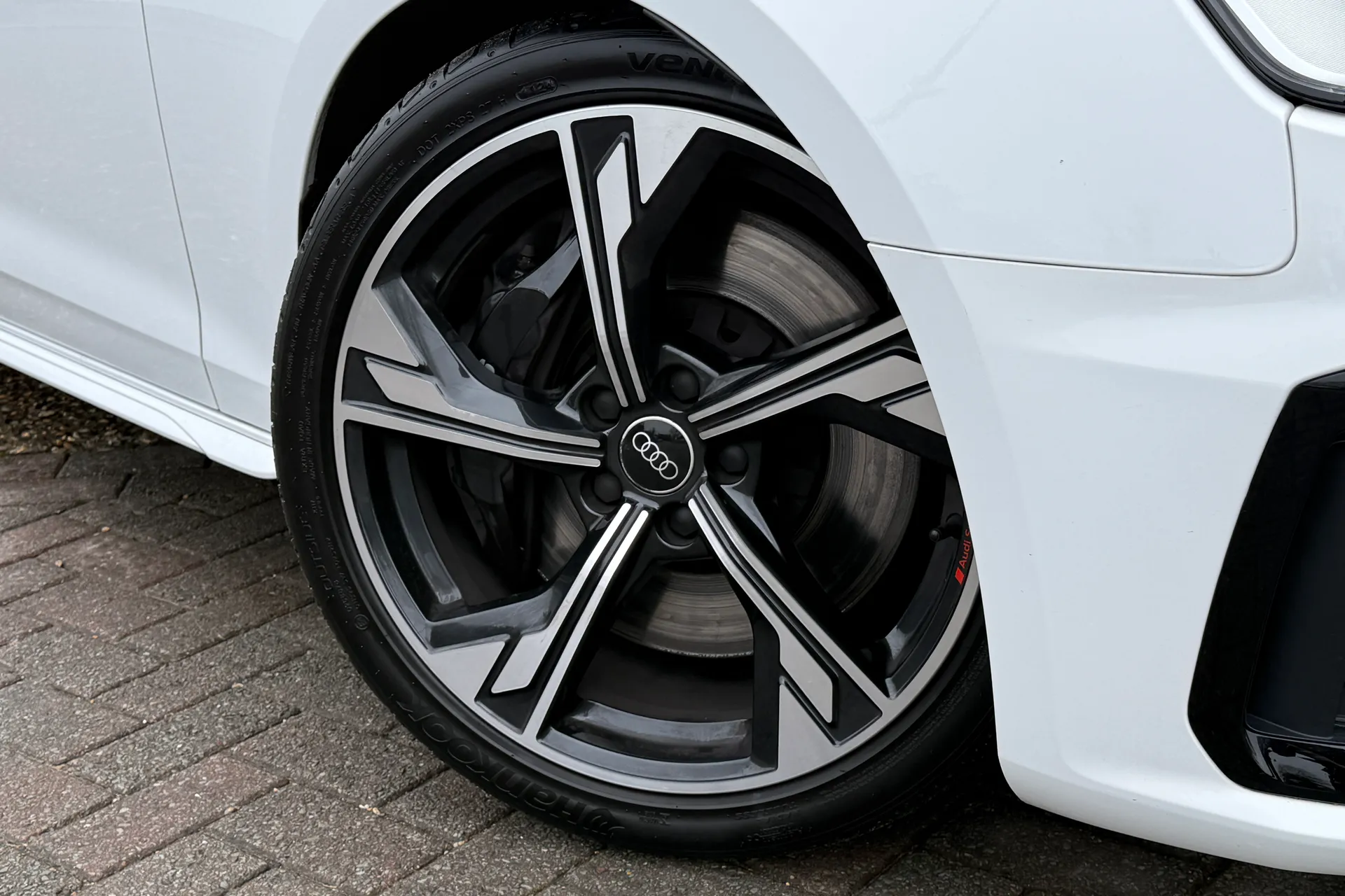 Audi A4 thumbnail image number 7