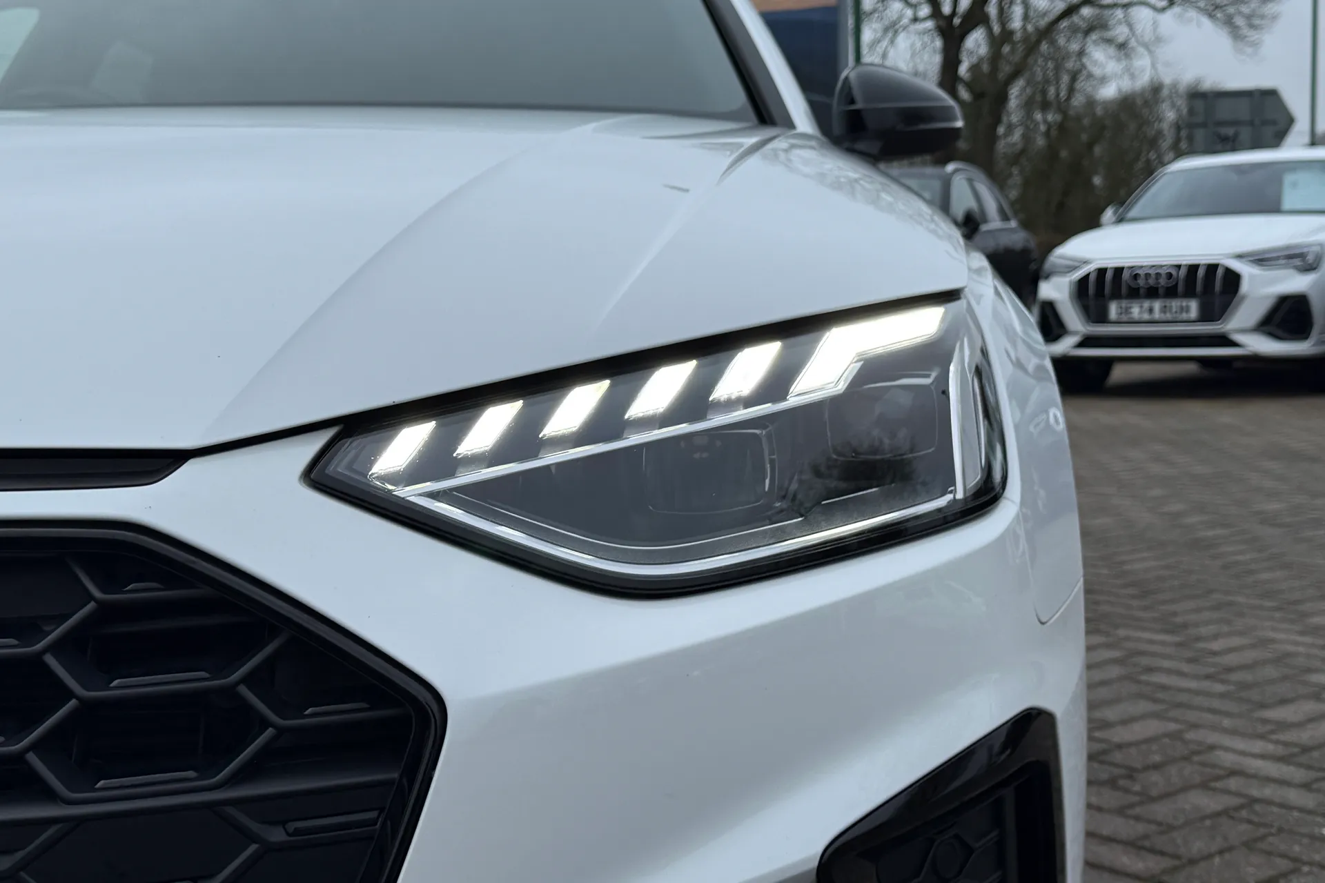 Audi A4 thumbnail image number 54