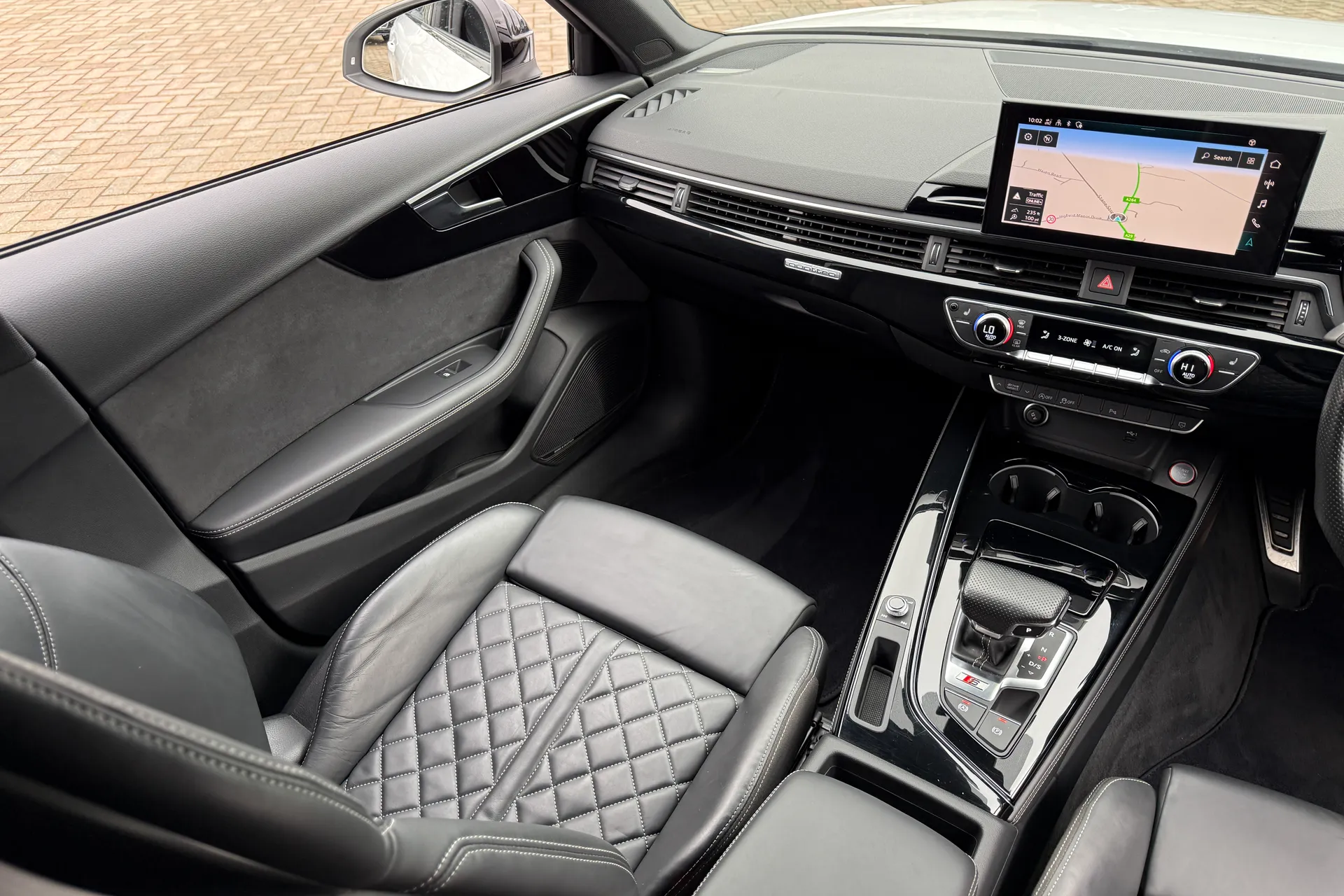 Audi A4 thumbnail image number 39