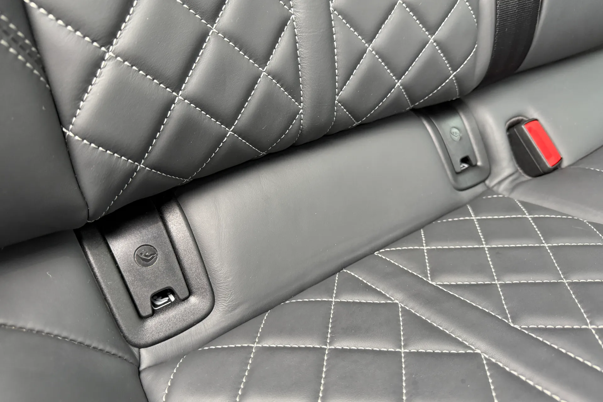 Audi A4 thumbnail image number 44