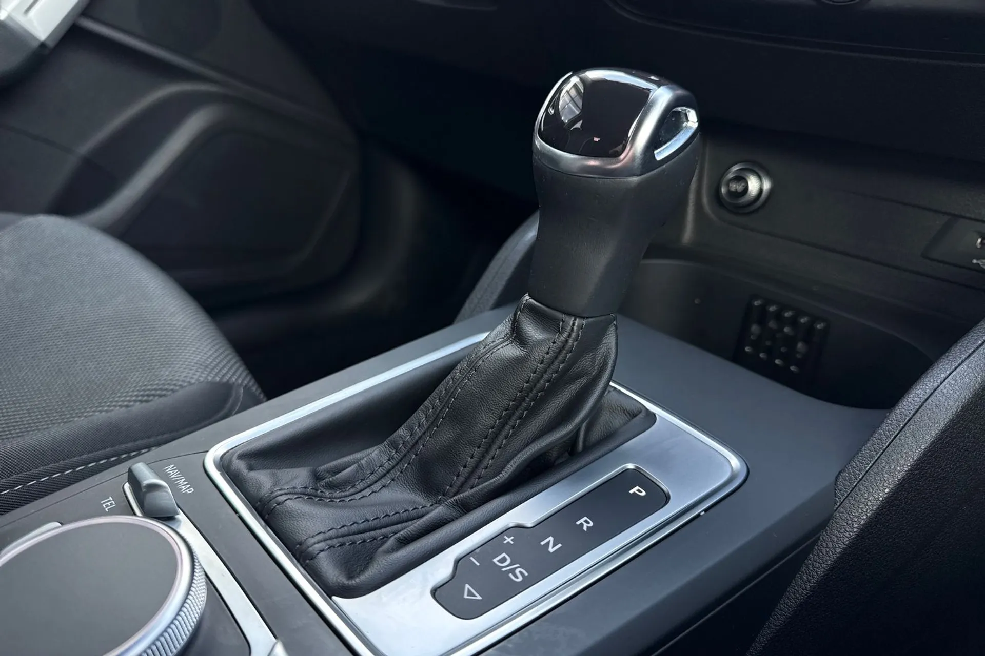 Audi Q2 thumbnail image number 9