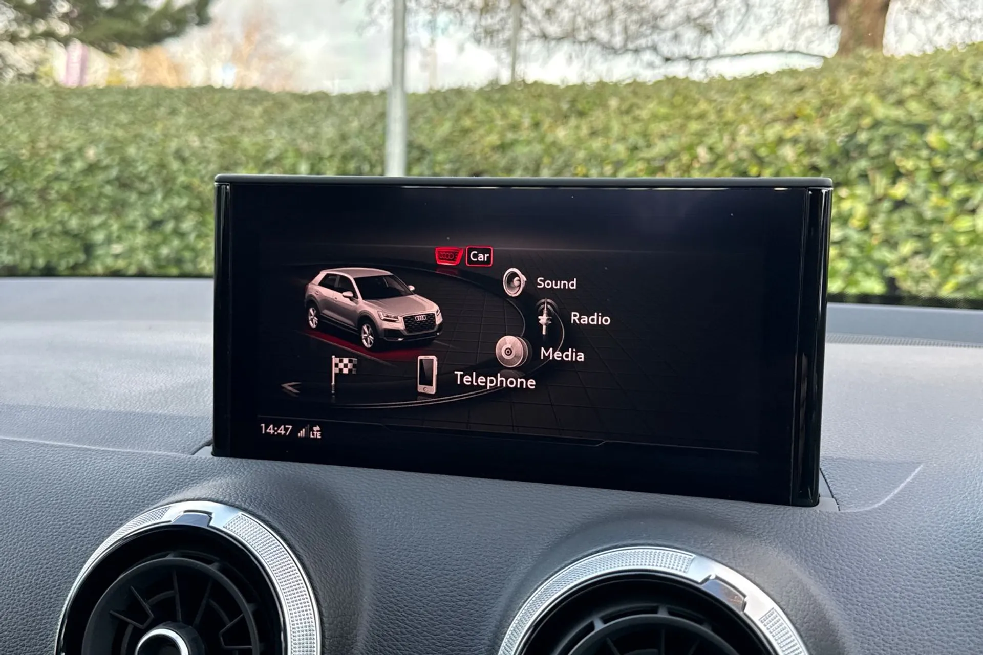 Audi Q2 thumbnail image number 8