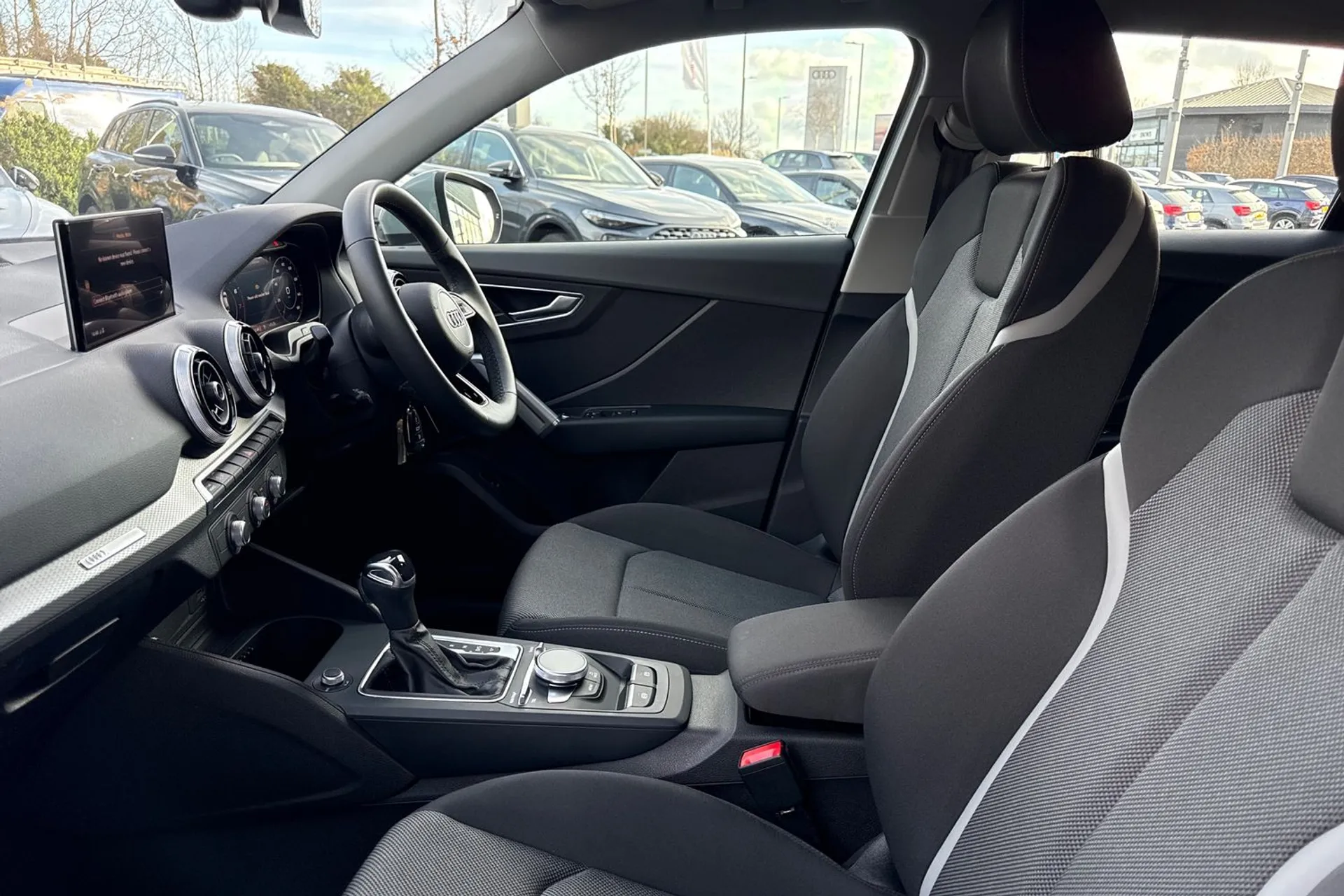 Audi Q2 thumbnail image number 42