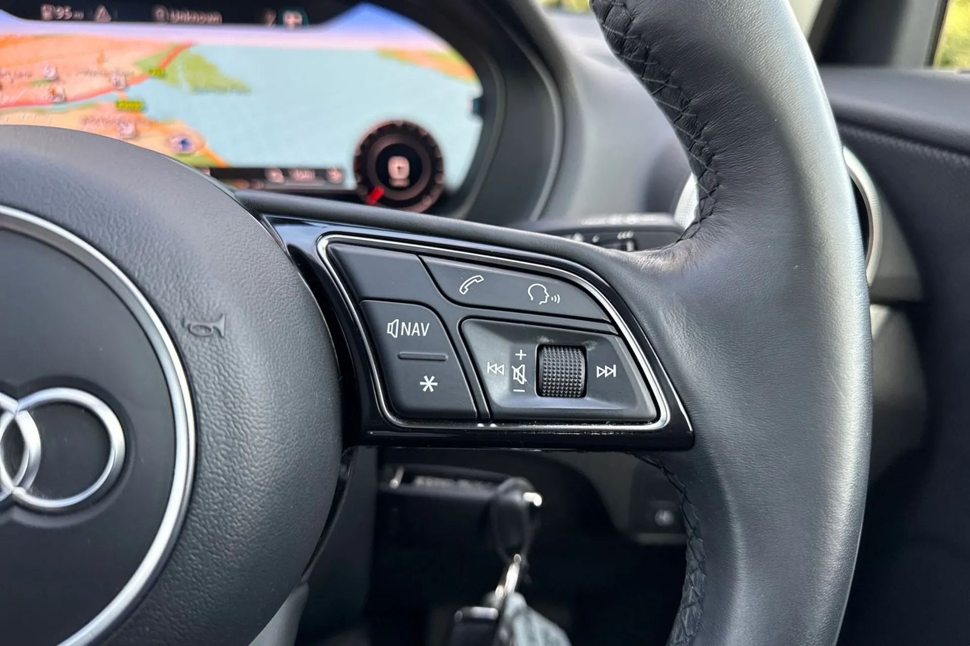 Audi Q2 thumbnail image number 36