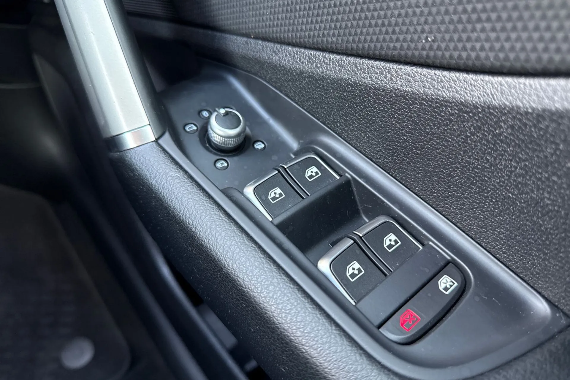 Audi Q2 thumbnail image number 39