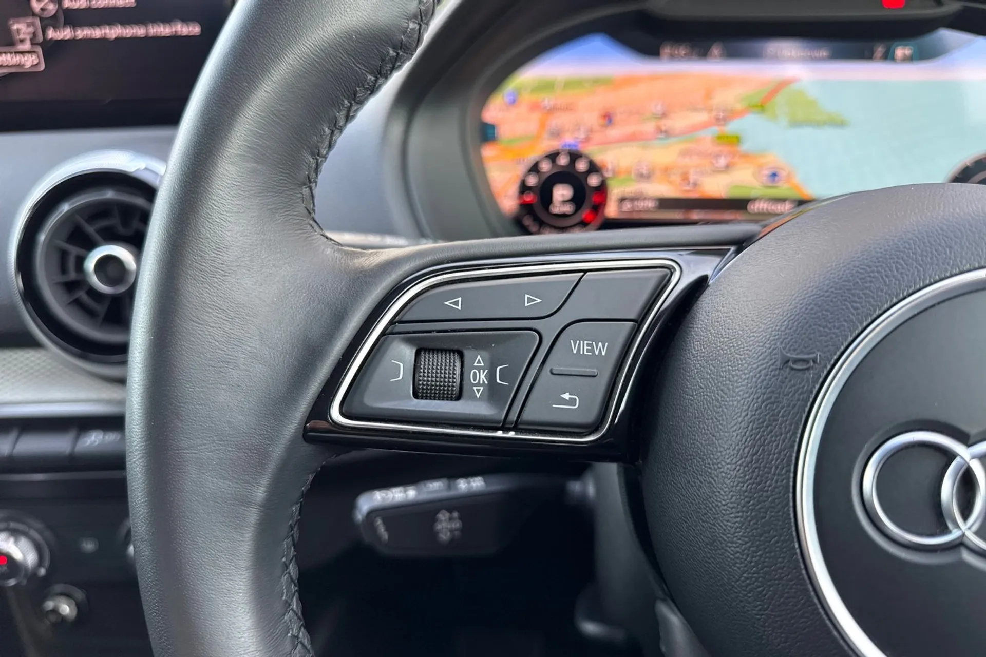 Audi Q2 thumbnail image number 35