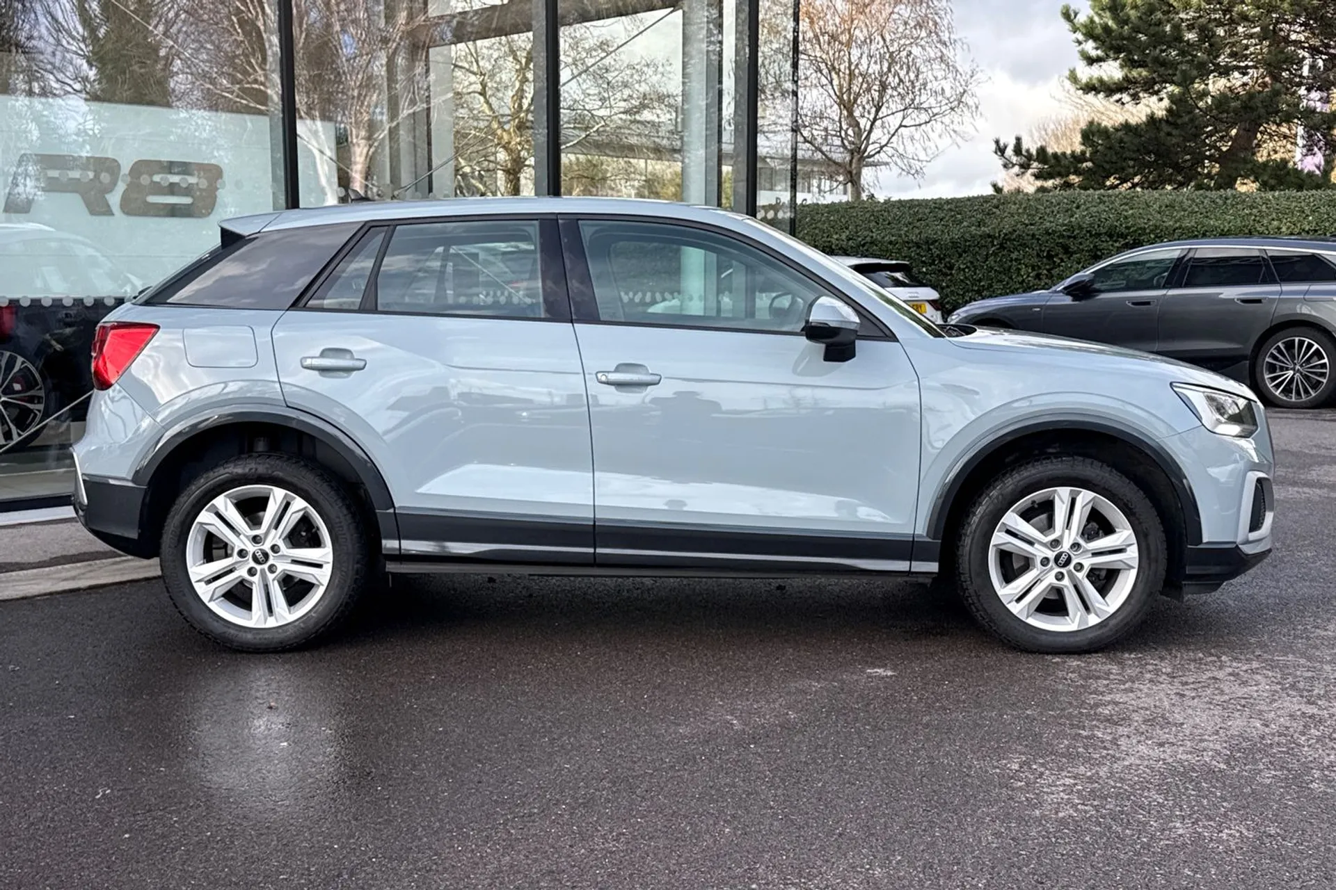 Audi Q2 thumbnail image number 2