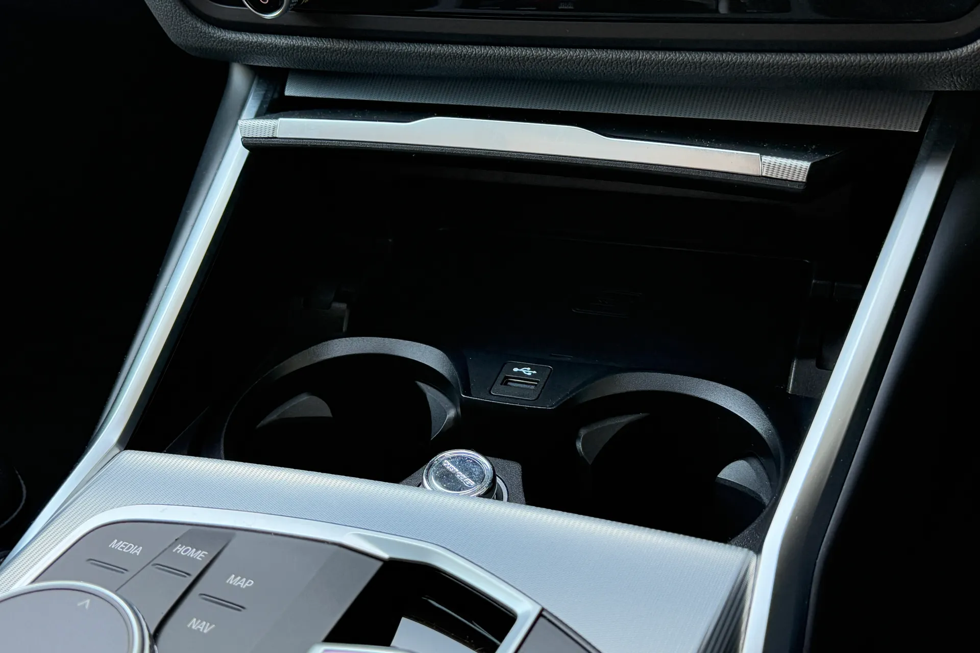 BMW I4 thumbnail image number 21