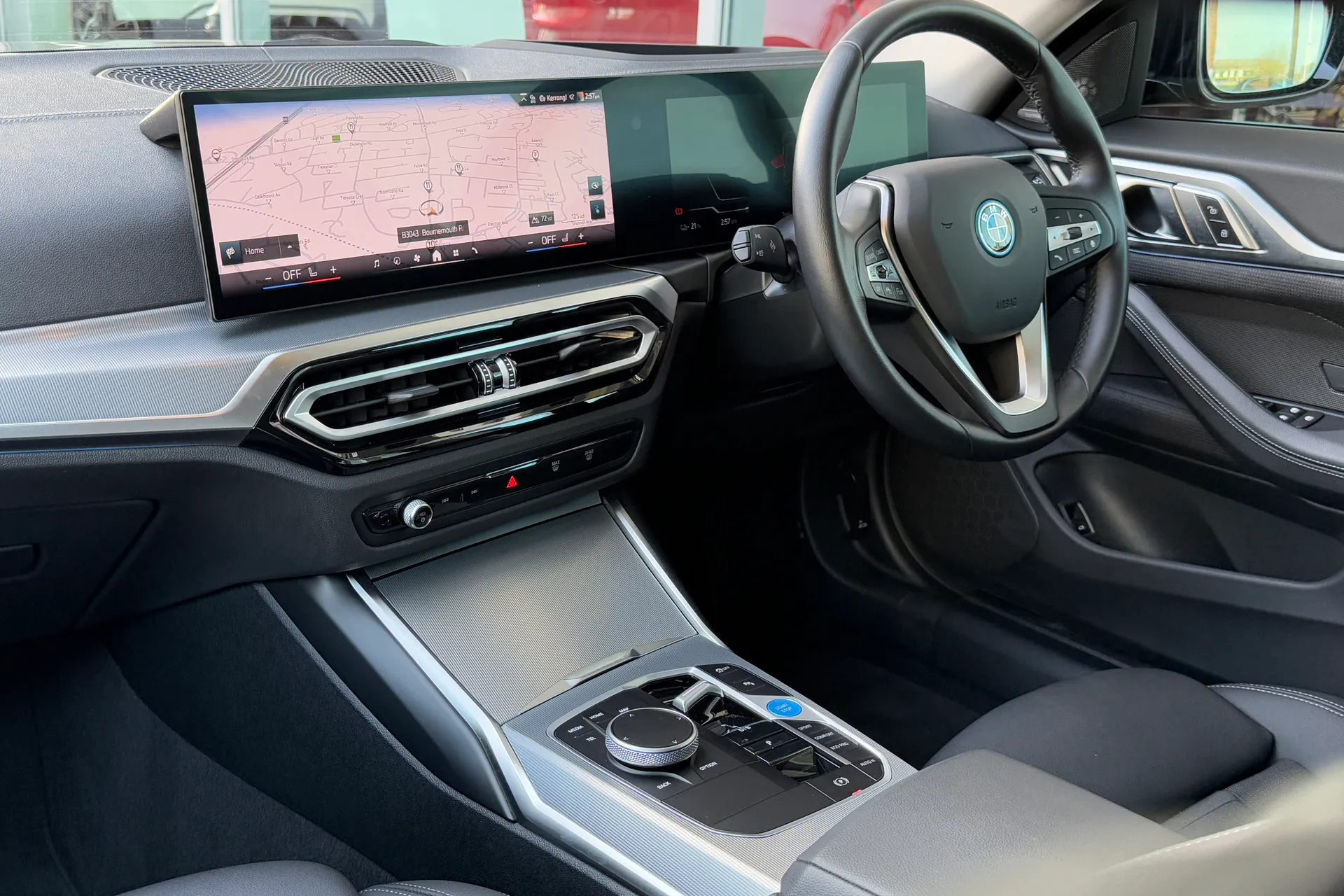 BMW I4 thumbnail image number 45