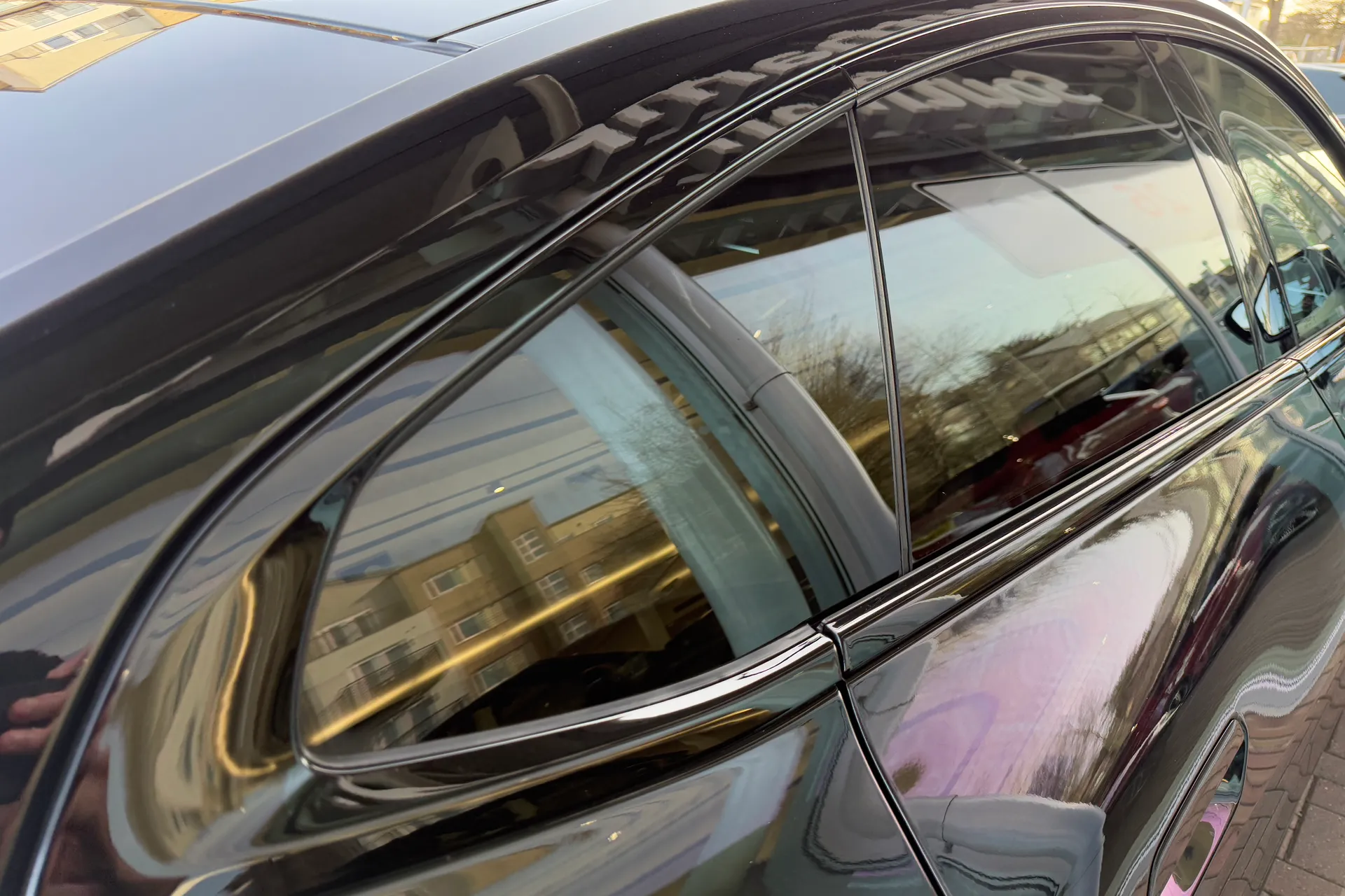 BMW I4 thumbnail image number 39