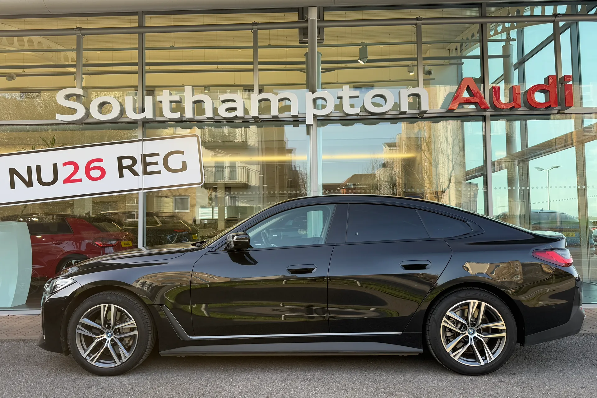 BMW I4 thumbnail image number 43