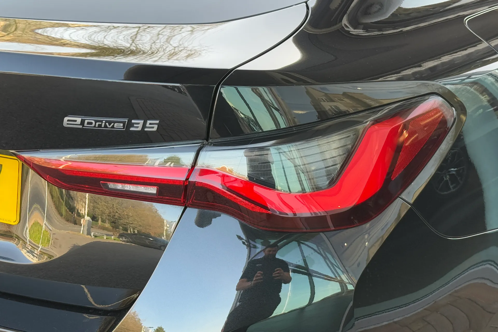 BMW I4 thumbnail image number 40