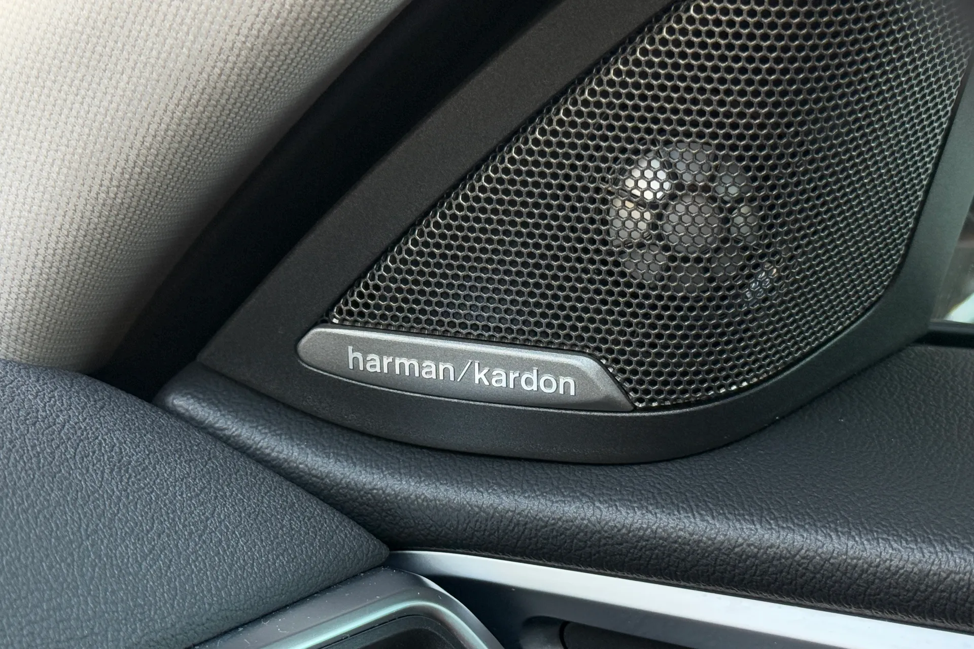 BMW I4 thumbnail image number 6