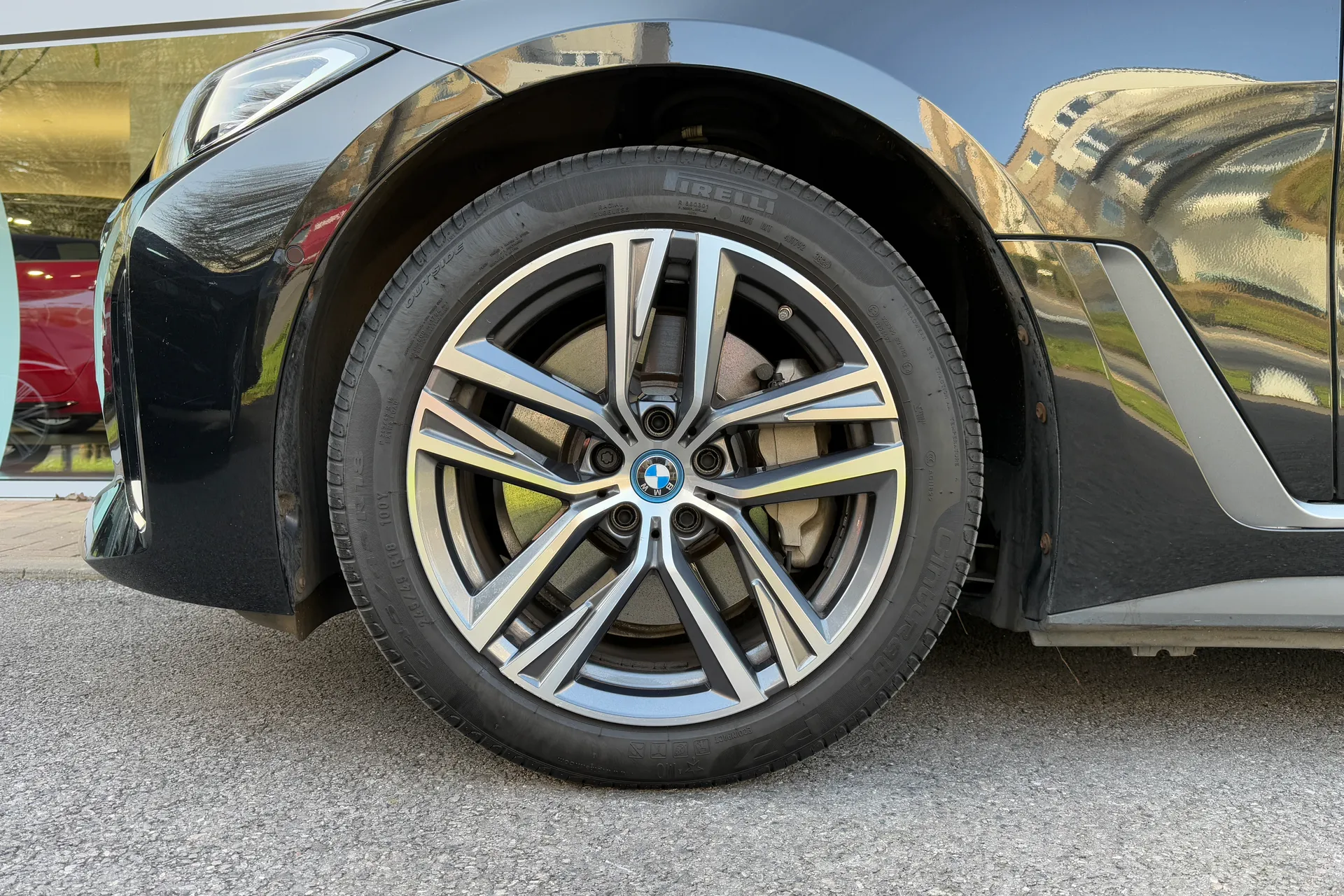 BMW I4 thumbnail image number 9