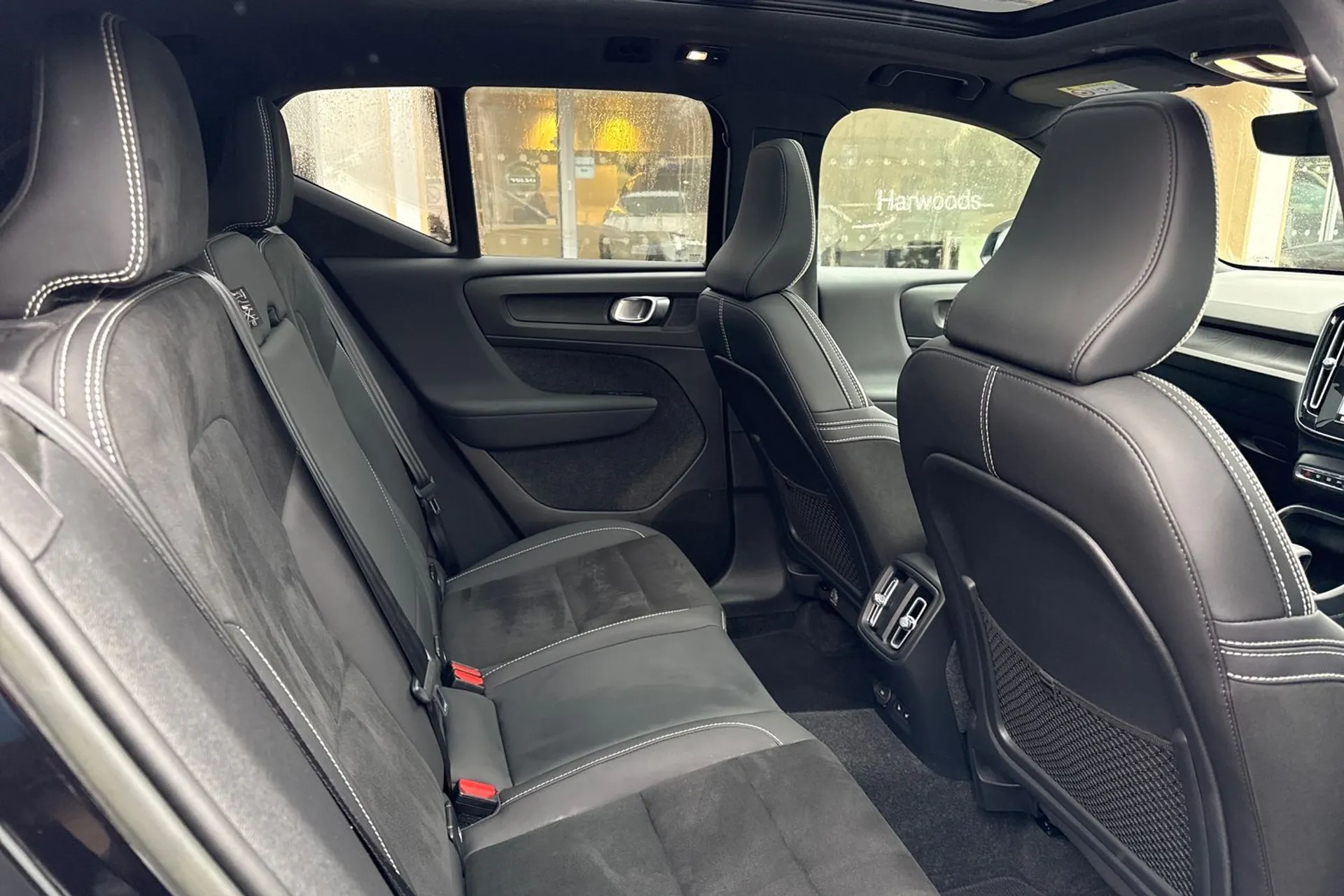 Volvo XC40 thumbnail image number 23