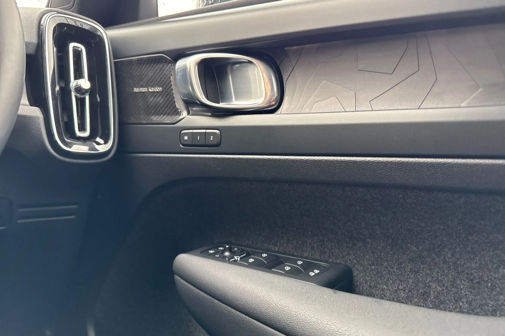 Volvo XC40 thumbnail image number 42