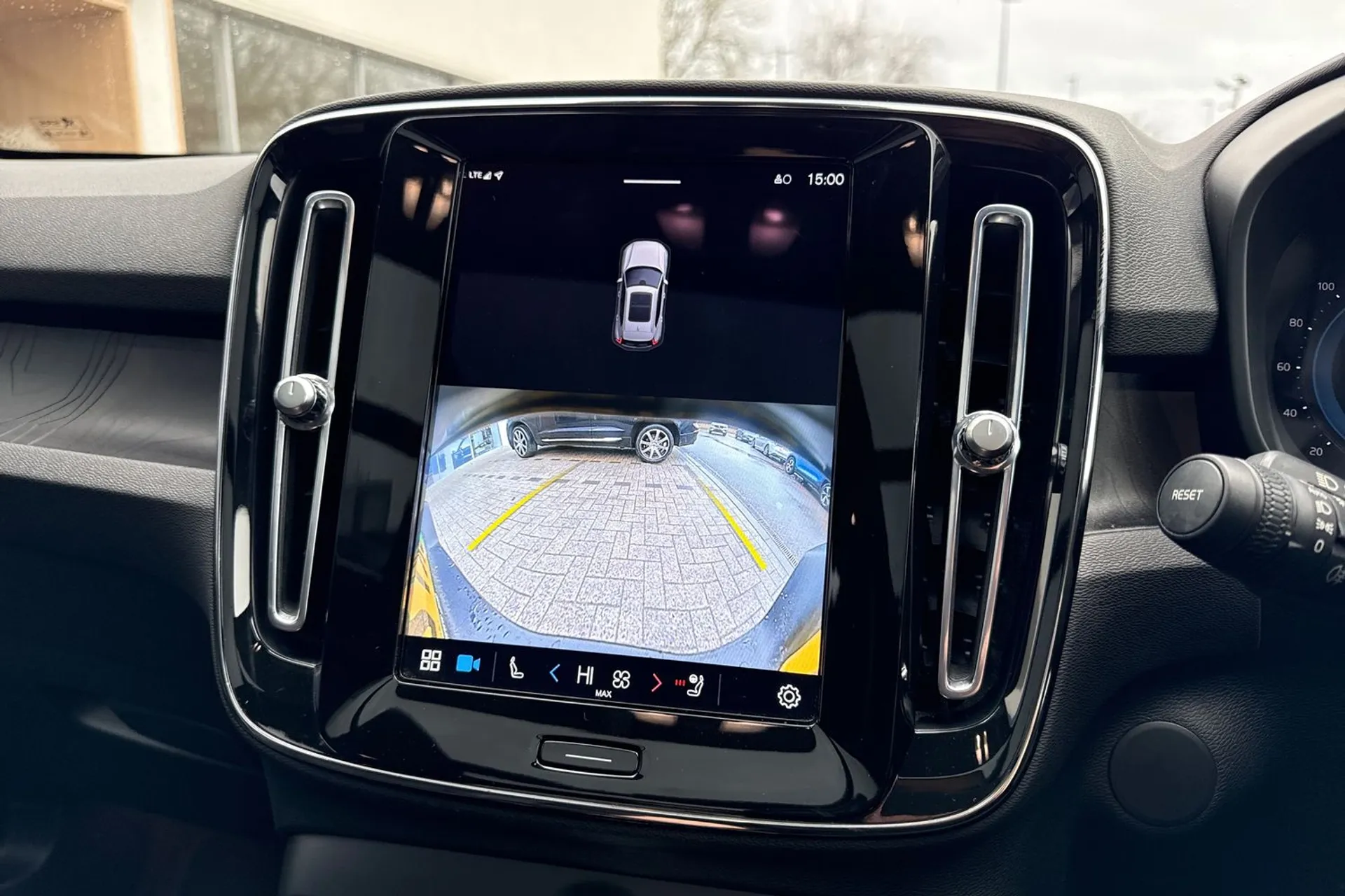 Volvo XC40 thumbnail image number 38