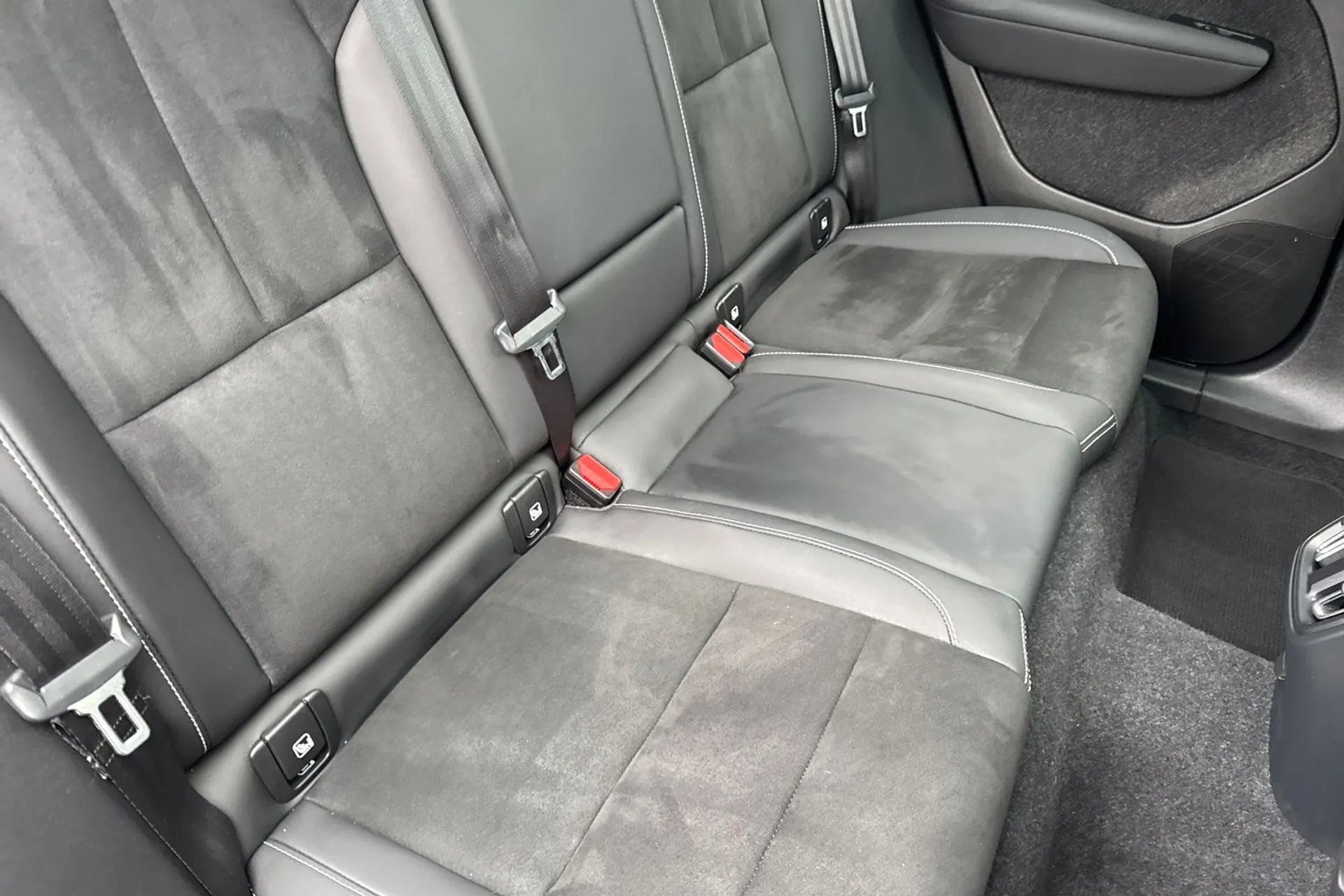 Volvo XC40 thumbnail image number 25