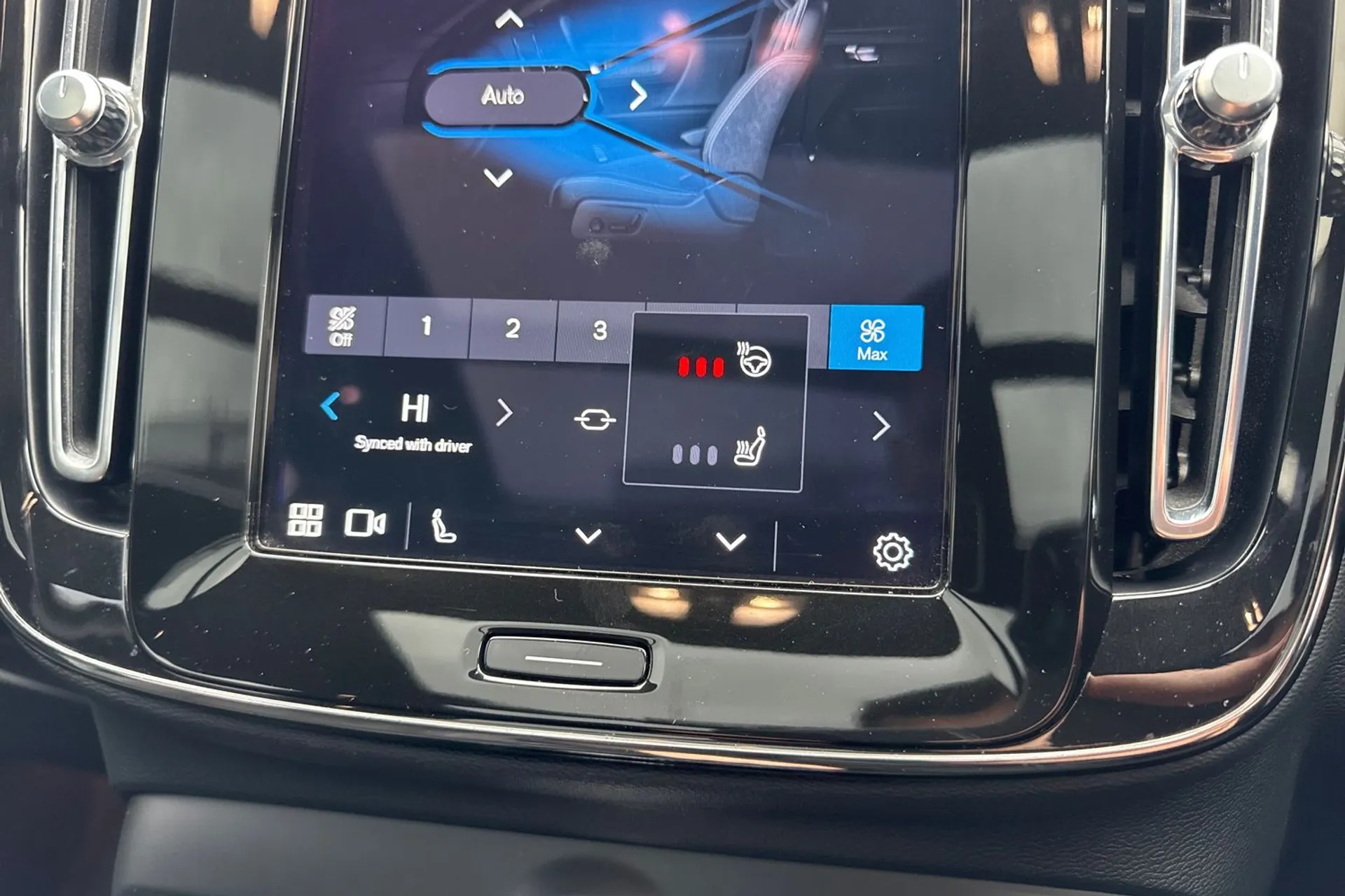 Volvo XC40 thumbnail image number 40