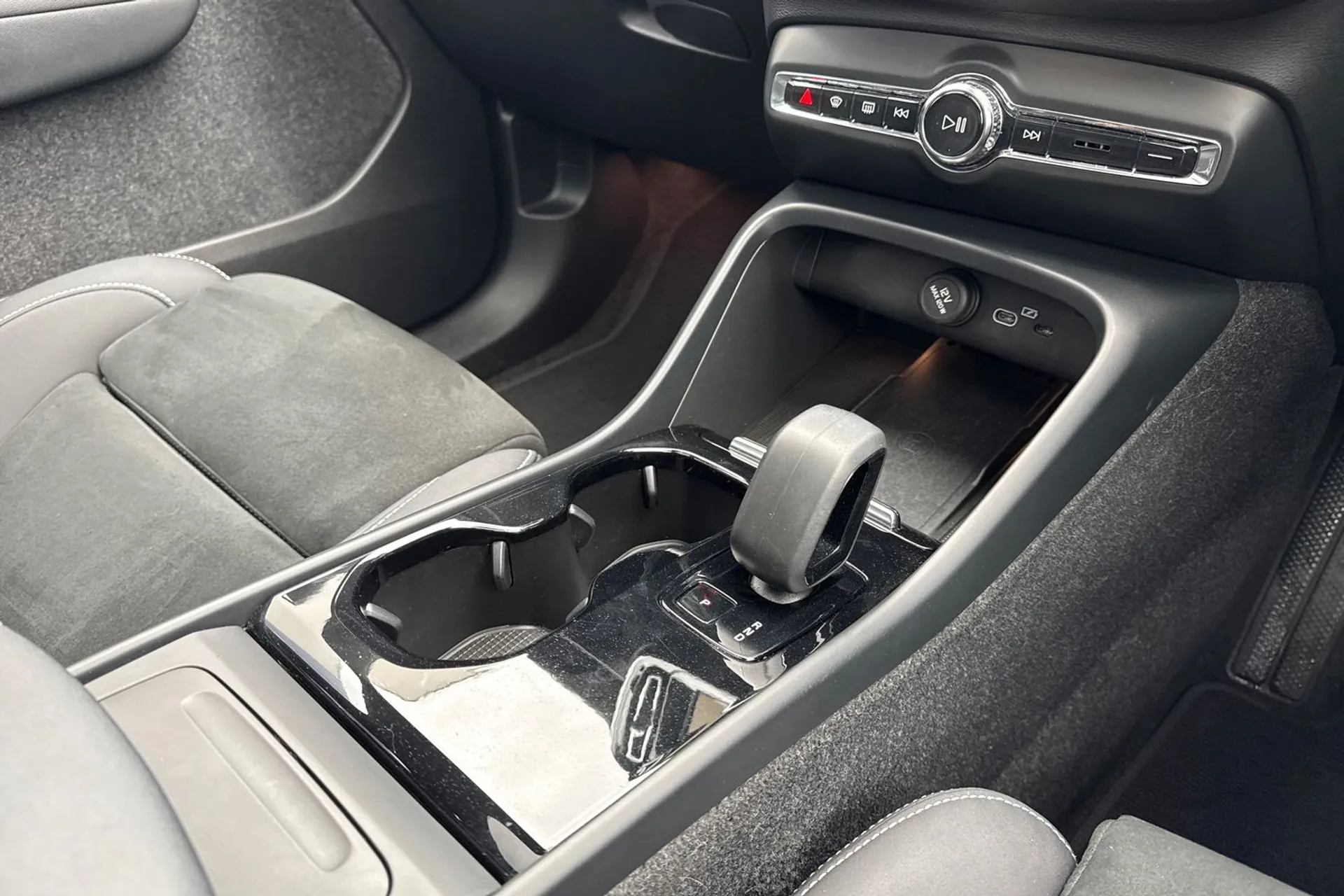 Volvo XC40 thumbnail image number 43