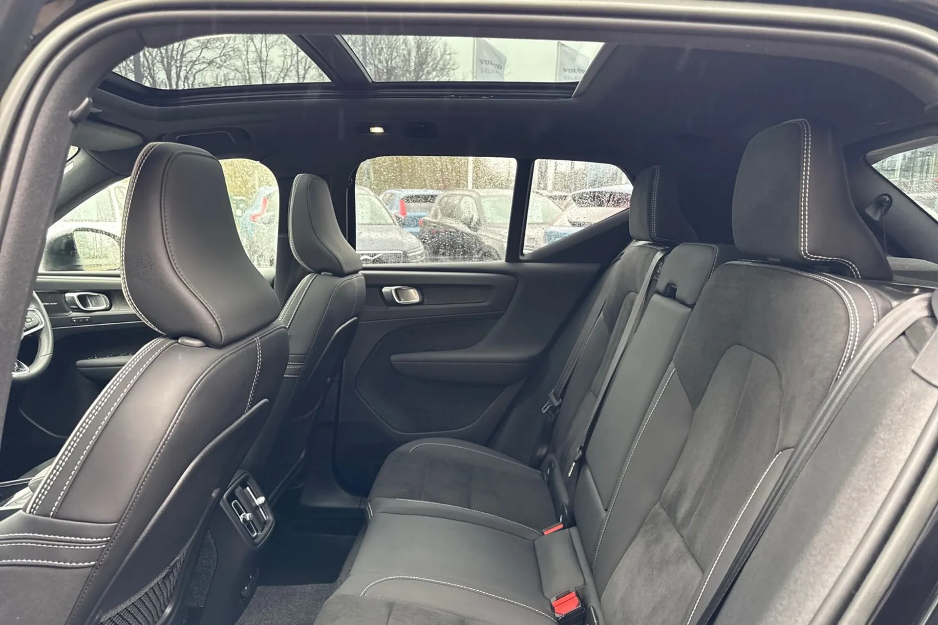 Volvo XC40 thumbnail image number 30