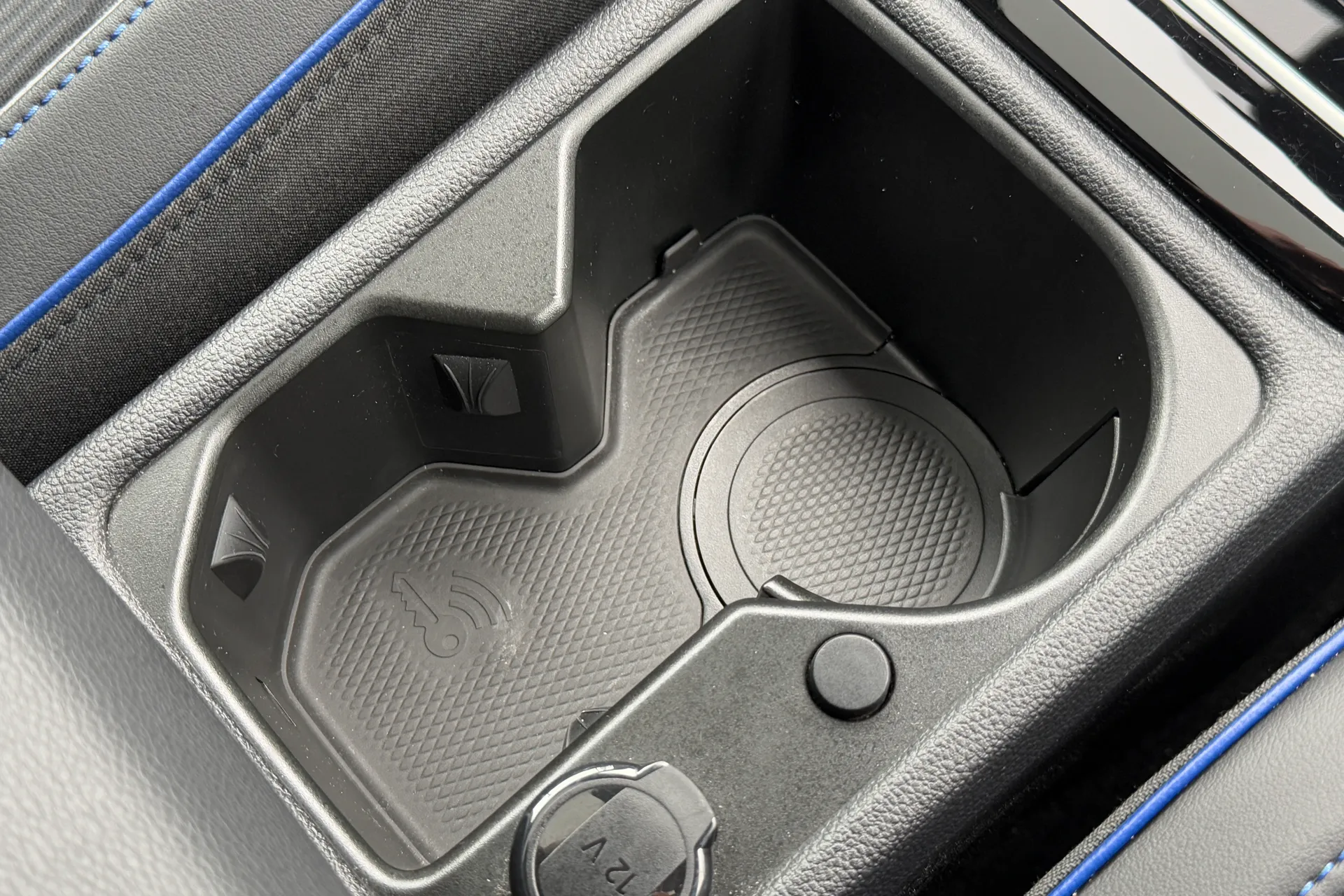 VOLKSWAGEN GOLF thumbnail image number 23