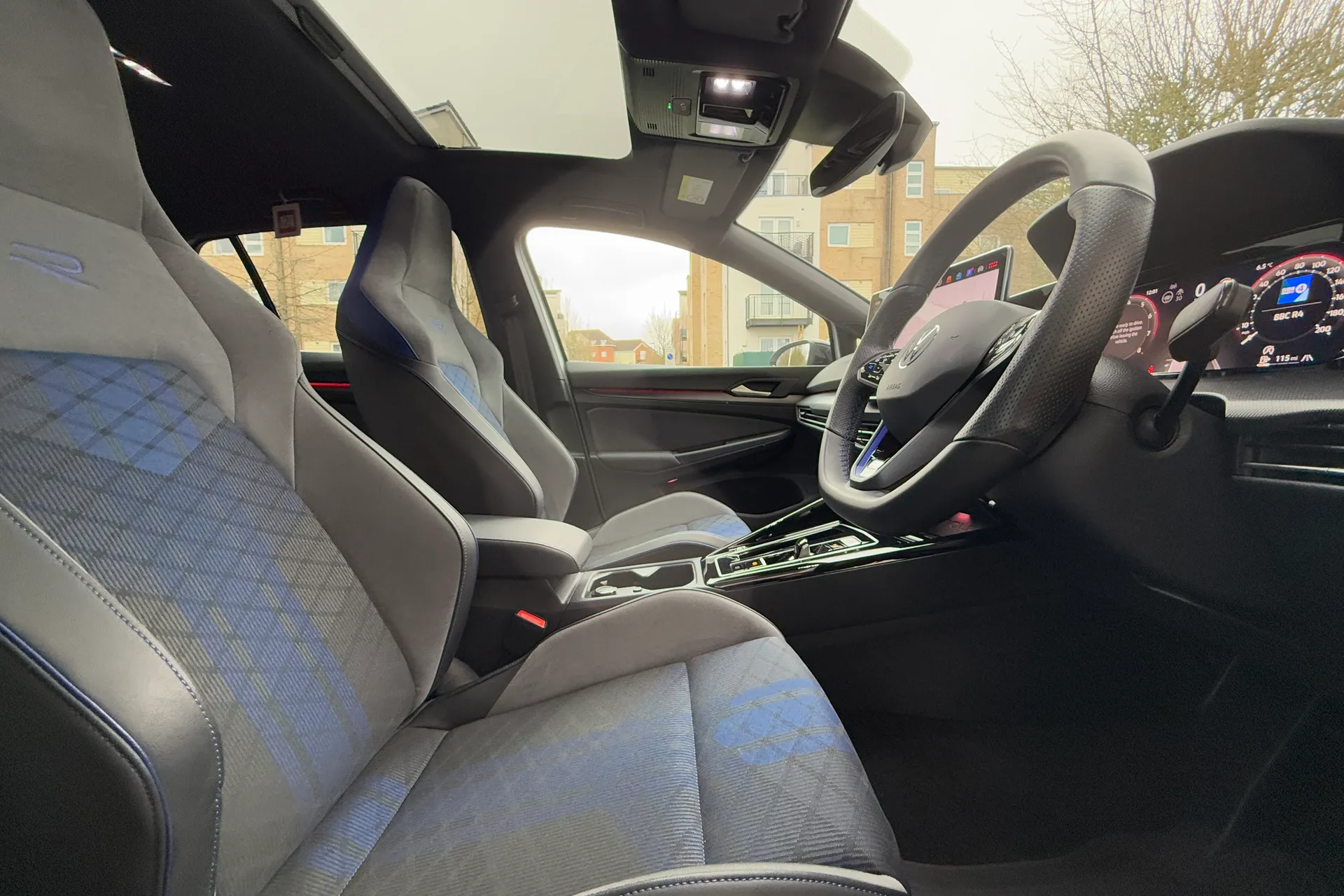 VOLKSWAGEN GOLF thumbnail image number 32