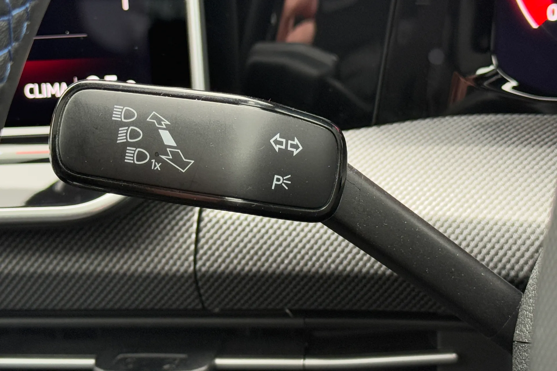 VOLKSWAGEN GOLF thumbnail image number 17