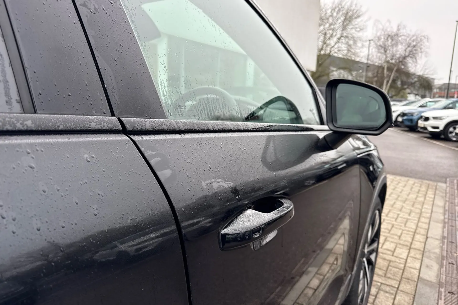 Volvo XC40 thumbnail image number 17