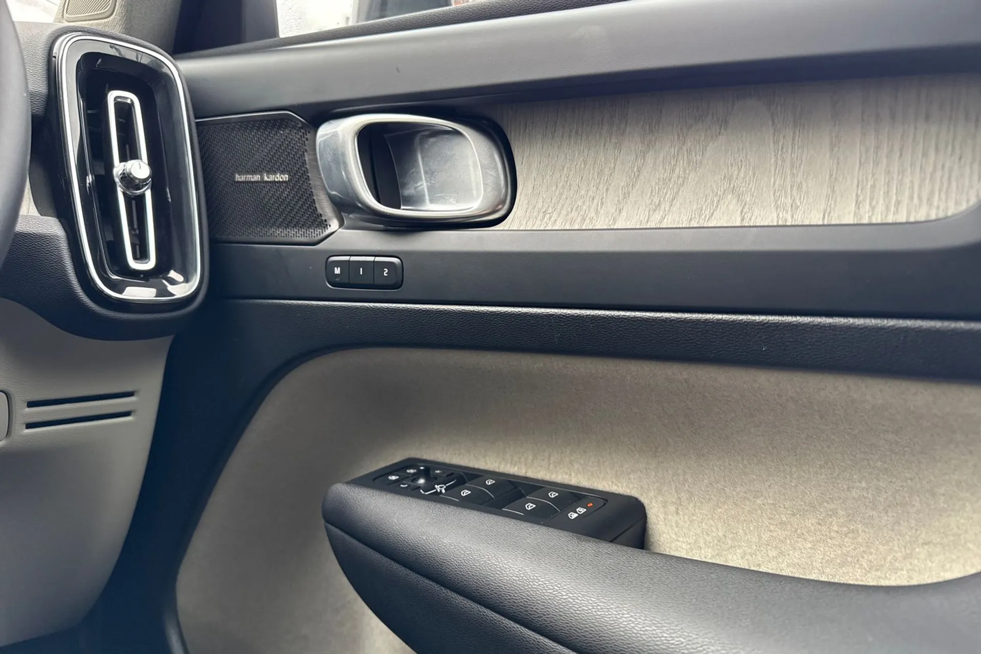 Volvo XC40 thumbnail image number 41