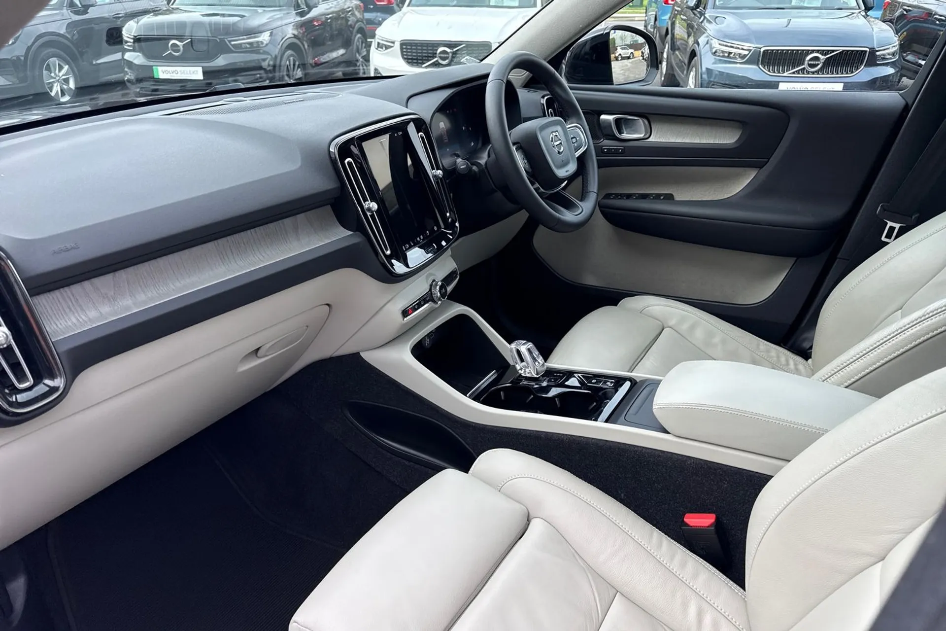 Volvo XC40 thumbnail image number 27