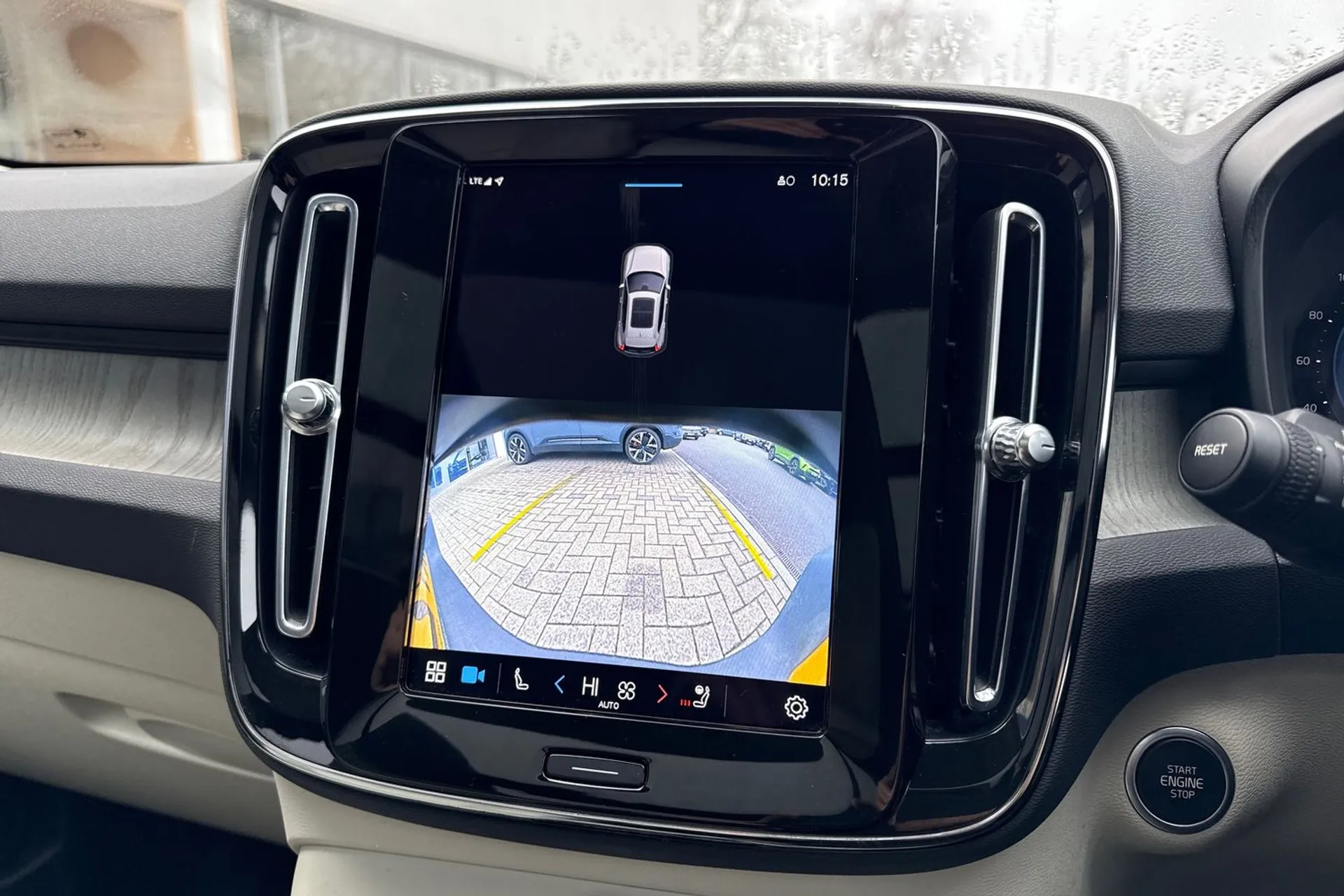 Volvo XC40 thumbnail image number 38