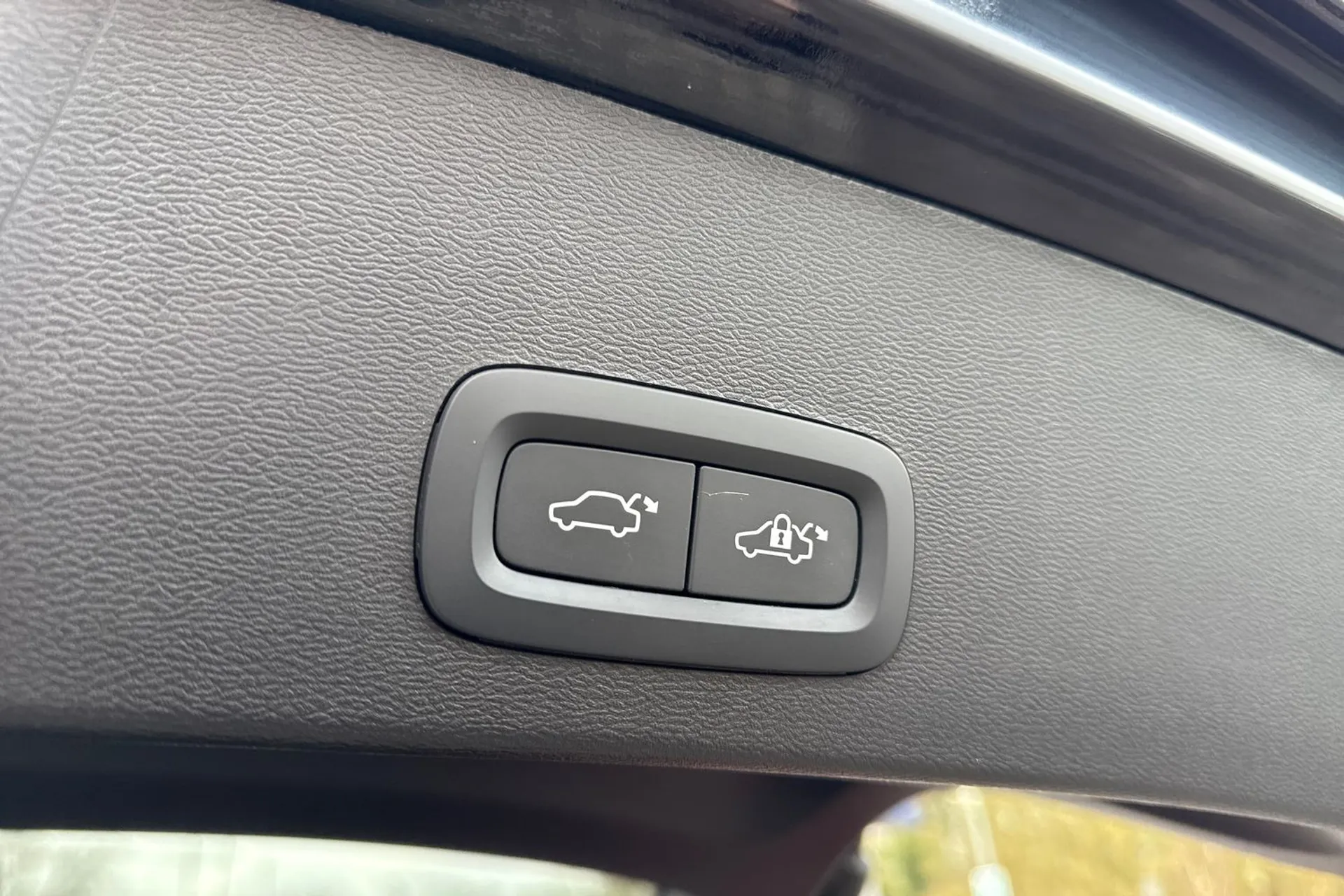 Volvo XC40 thumbnail image number 21