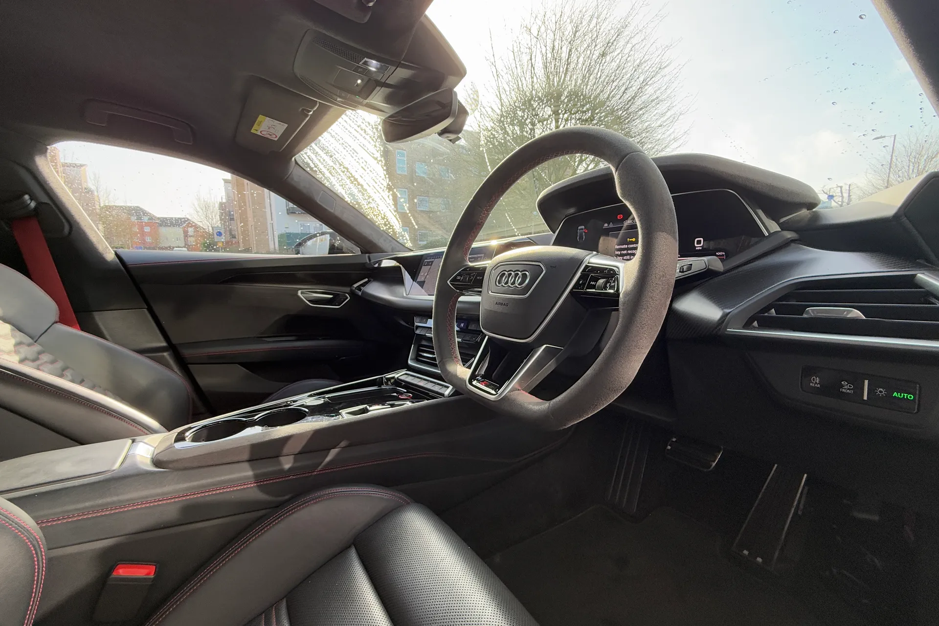 Audi RS e-tron GT thumbnail image number 12