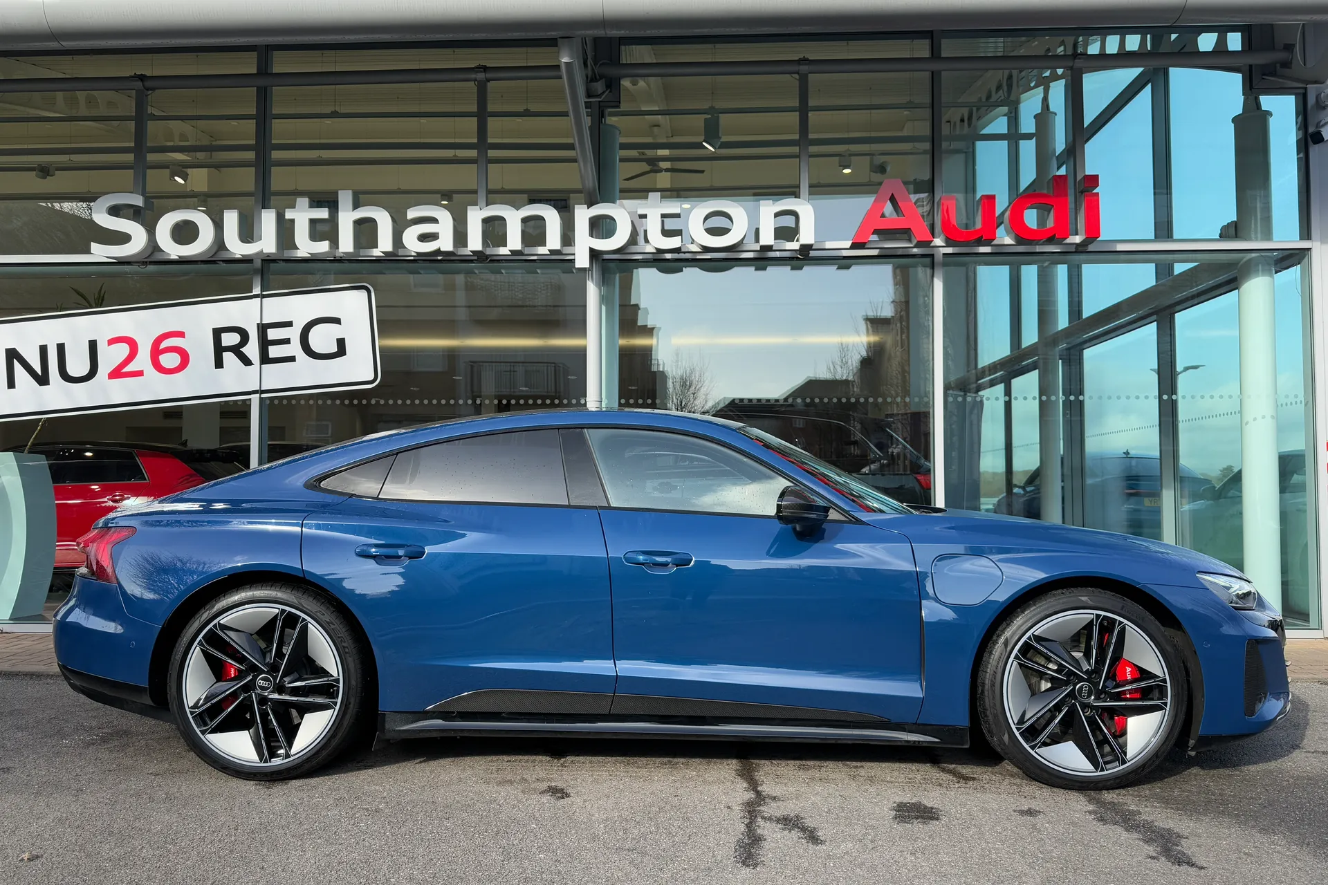 Audi RS e-tron GT thumbnail image number 2