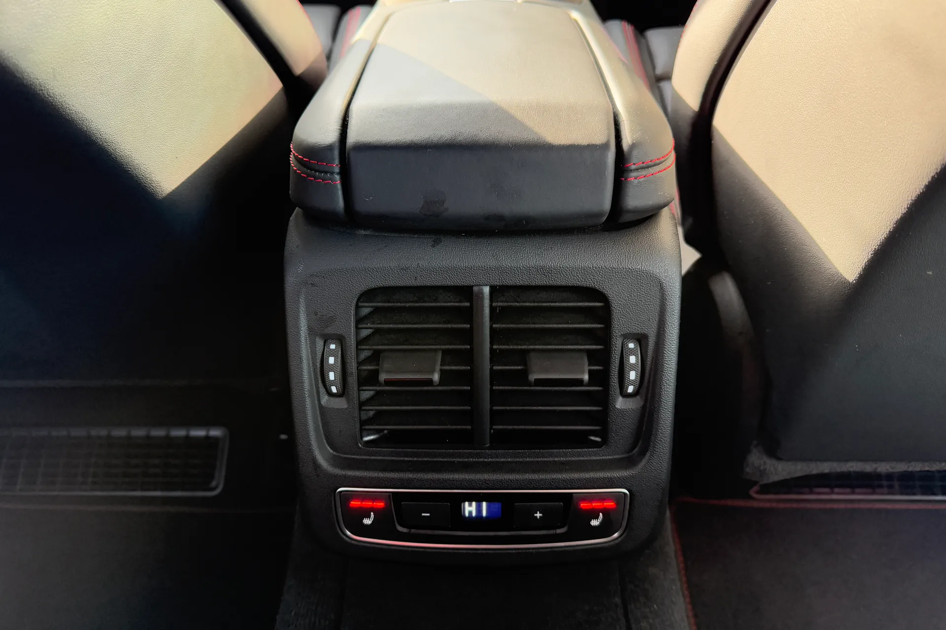 Audi RS e-tron GT thumbnail image number 8