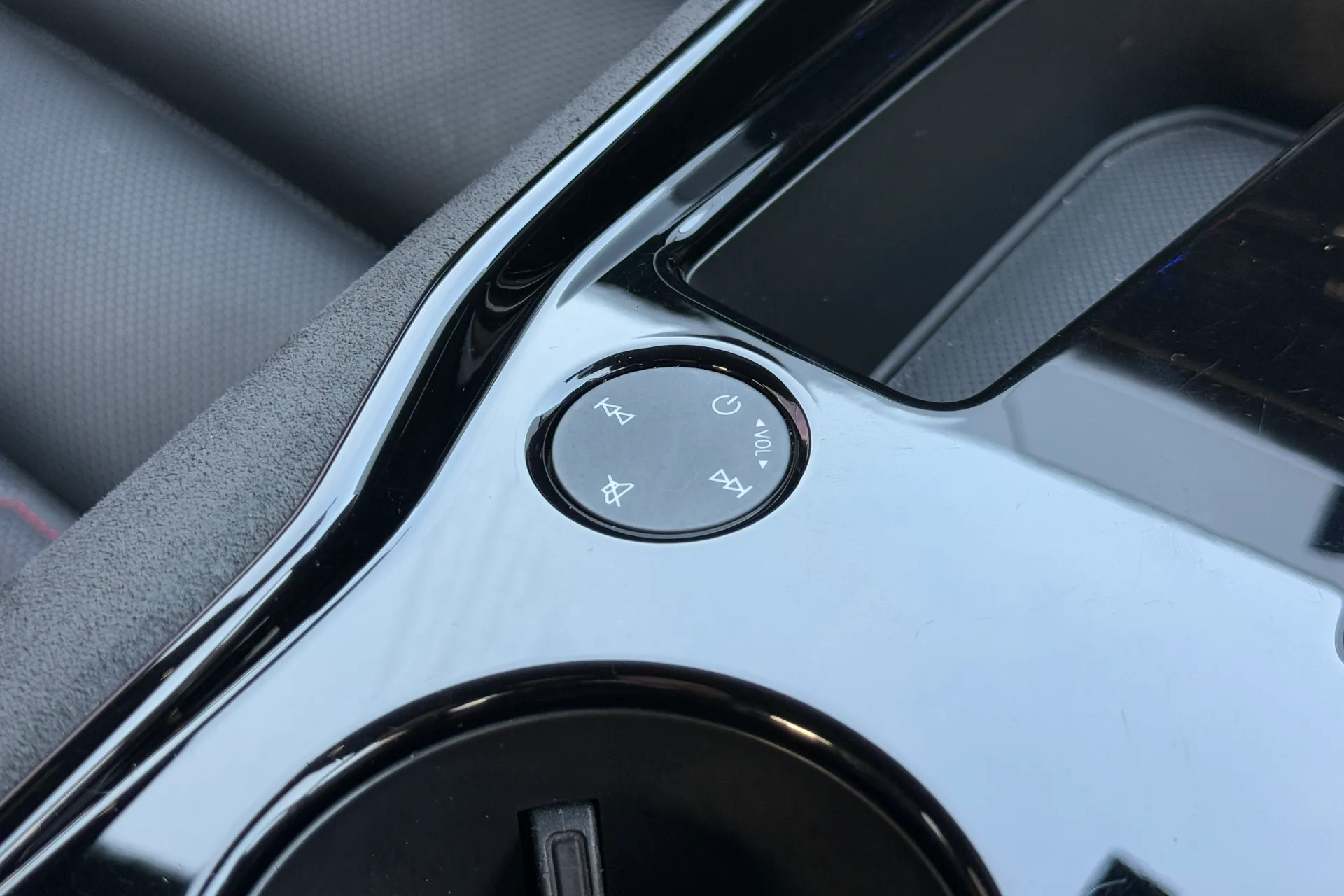 Audi RS e-tron GT thumbnail image number 49